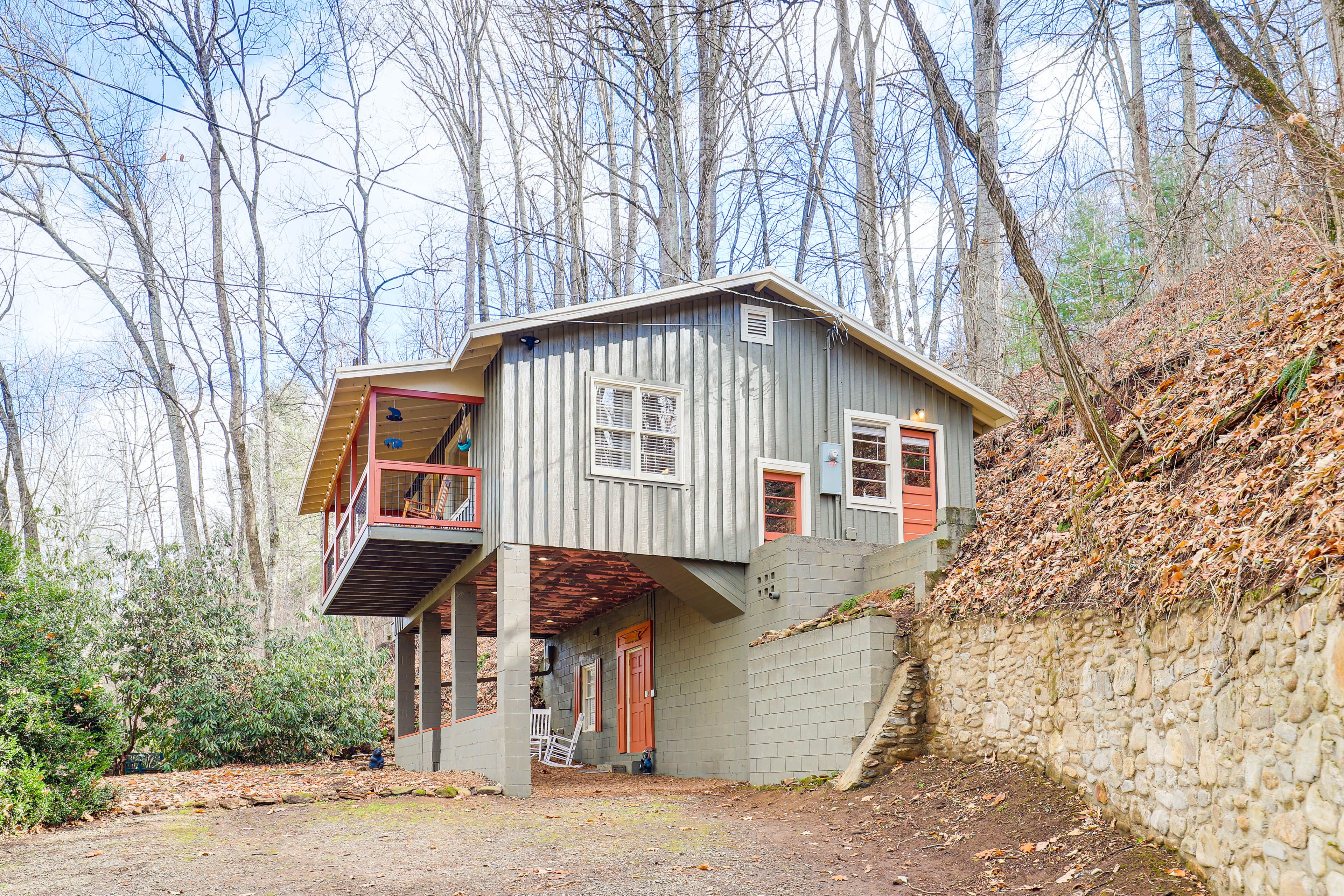 Parking | Steep, Gravel Driveway (2 Vehicles)