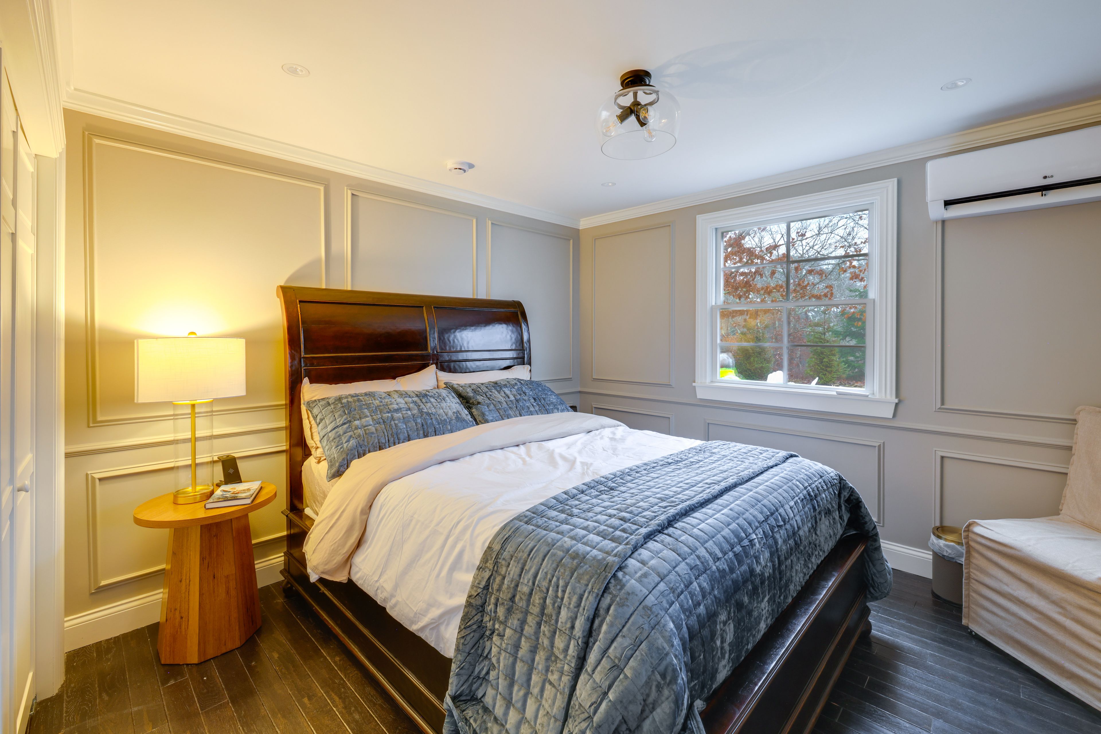 Bedroom 2 | 2nd Floor | Queen Bed