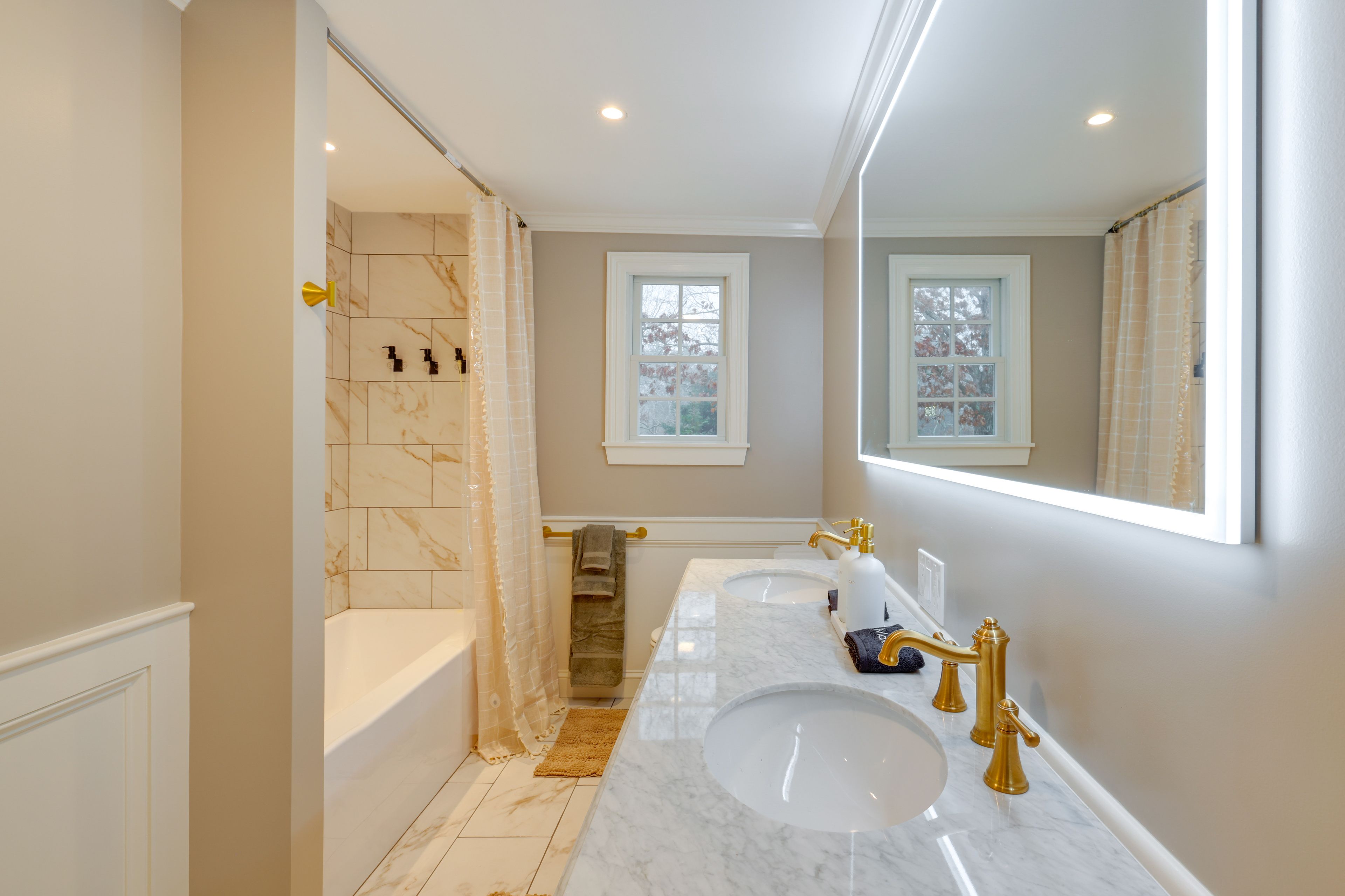 En-Suite Bathroom | 2nd Floor