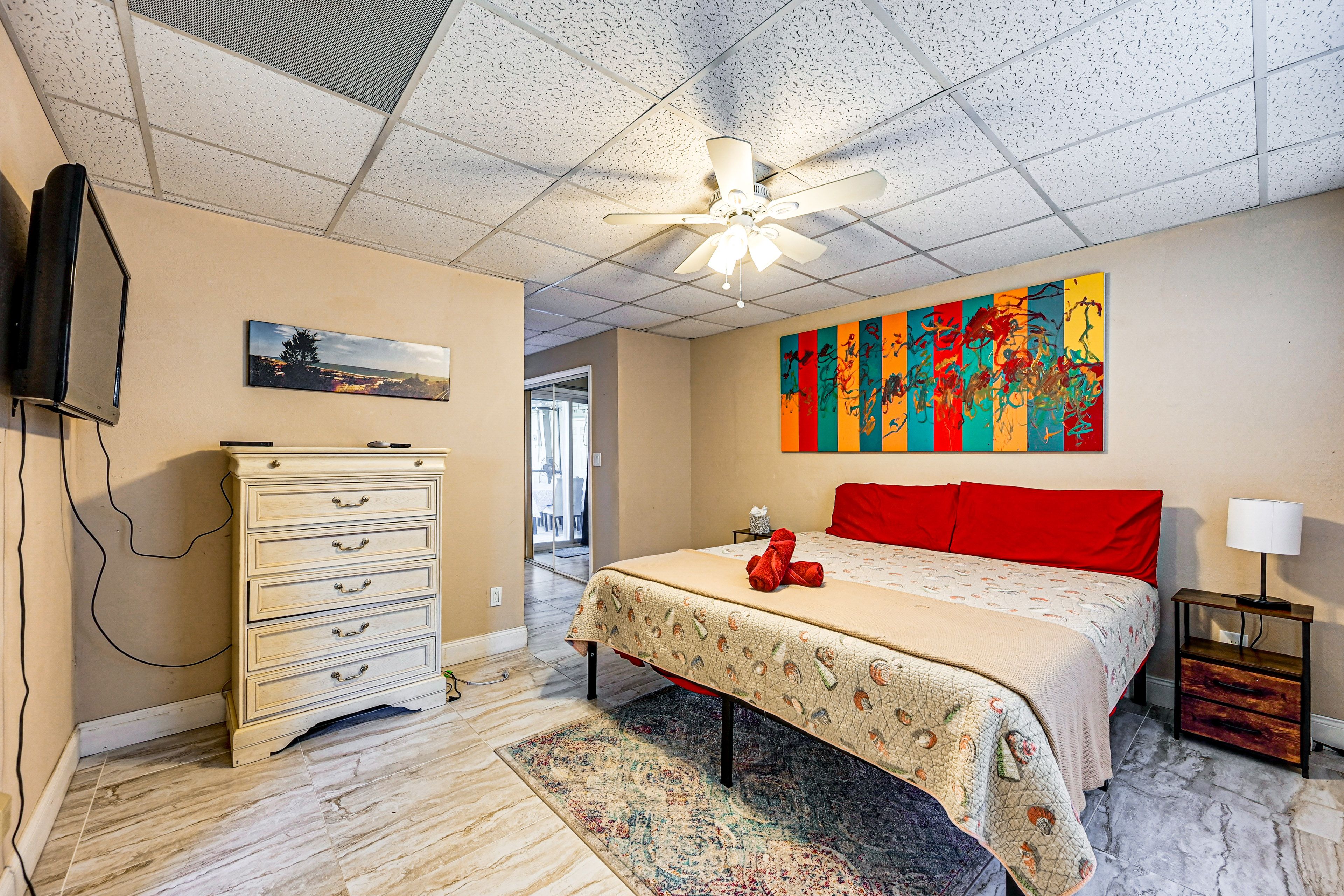 Bedroom 1 | King Bed | Smart TV