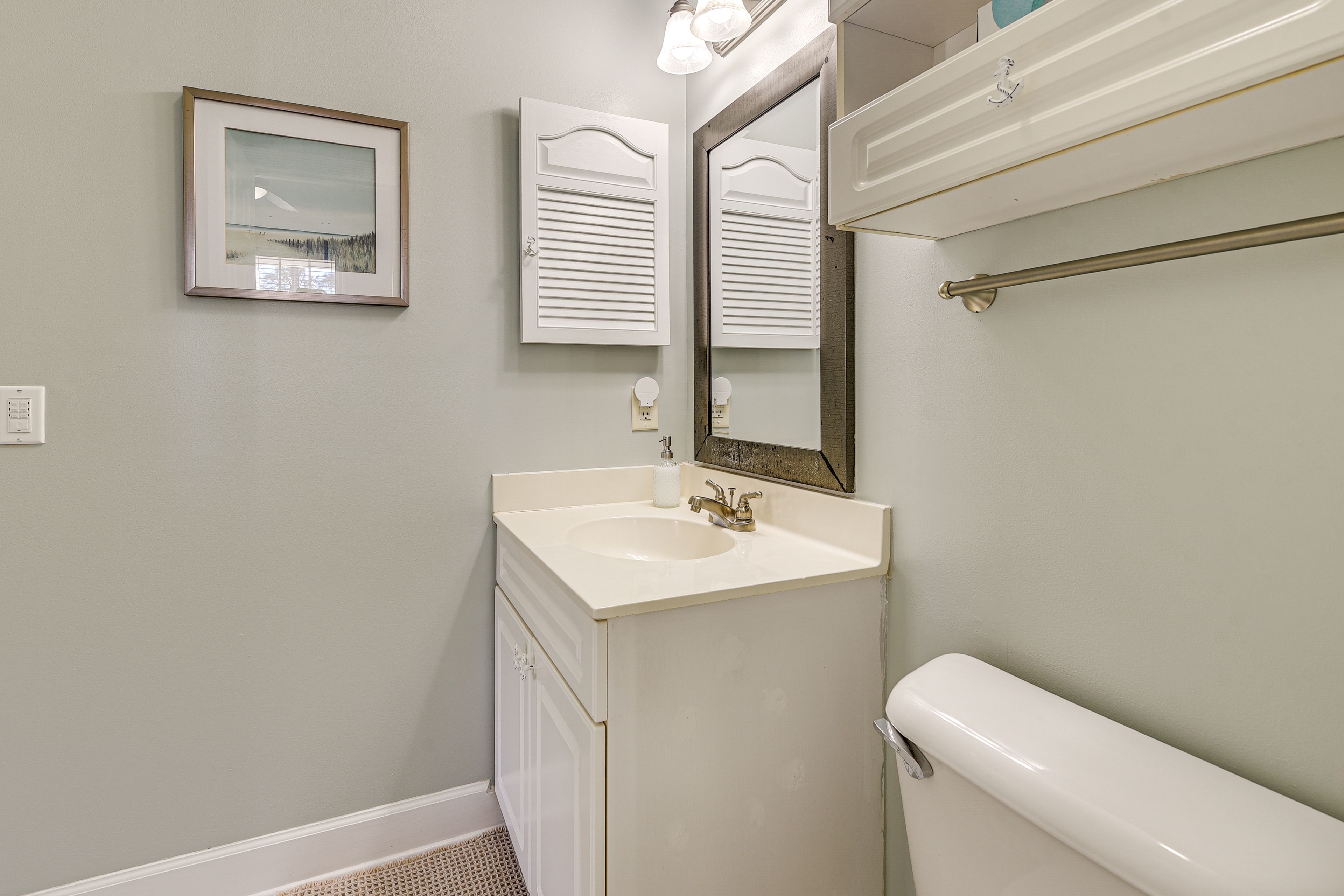 Full Bathroom | Towels Provided