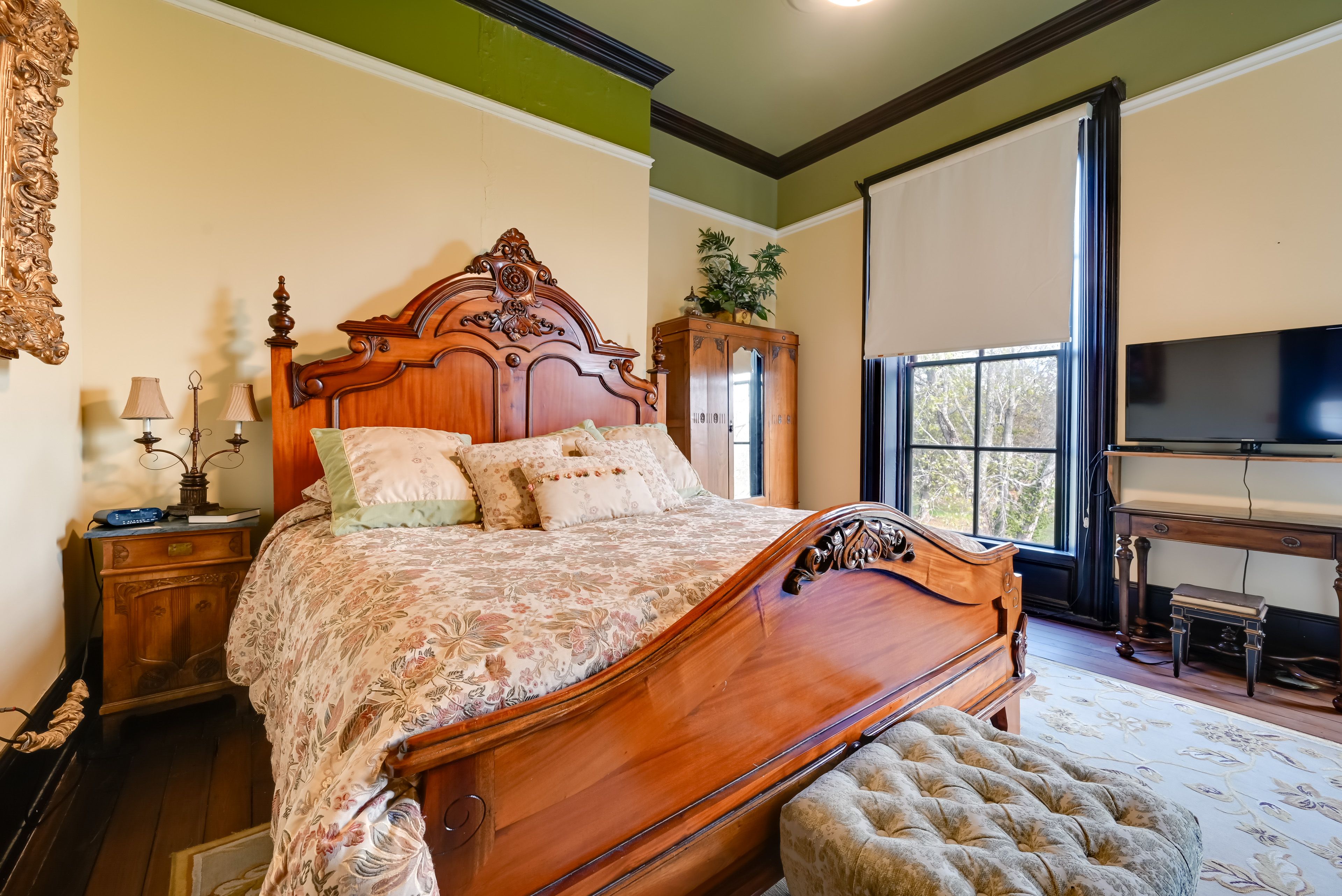 Bedroom 2 | 2nd Floor | King Bed