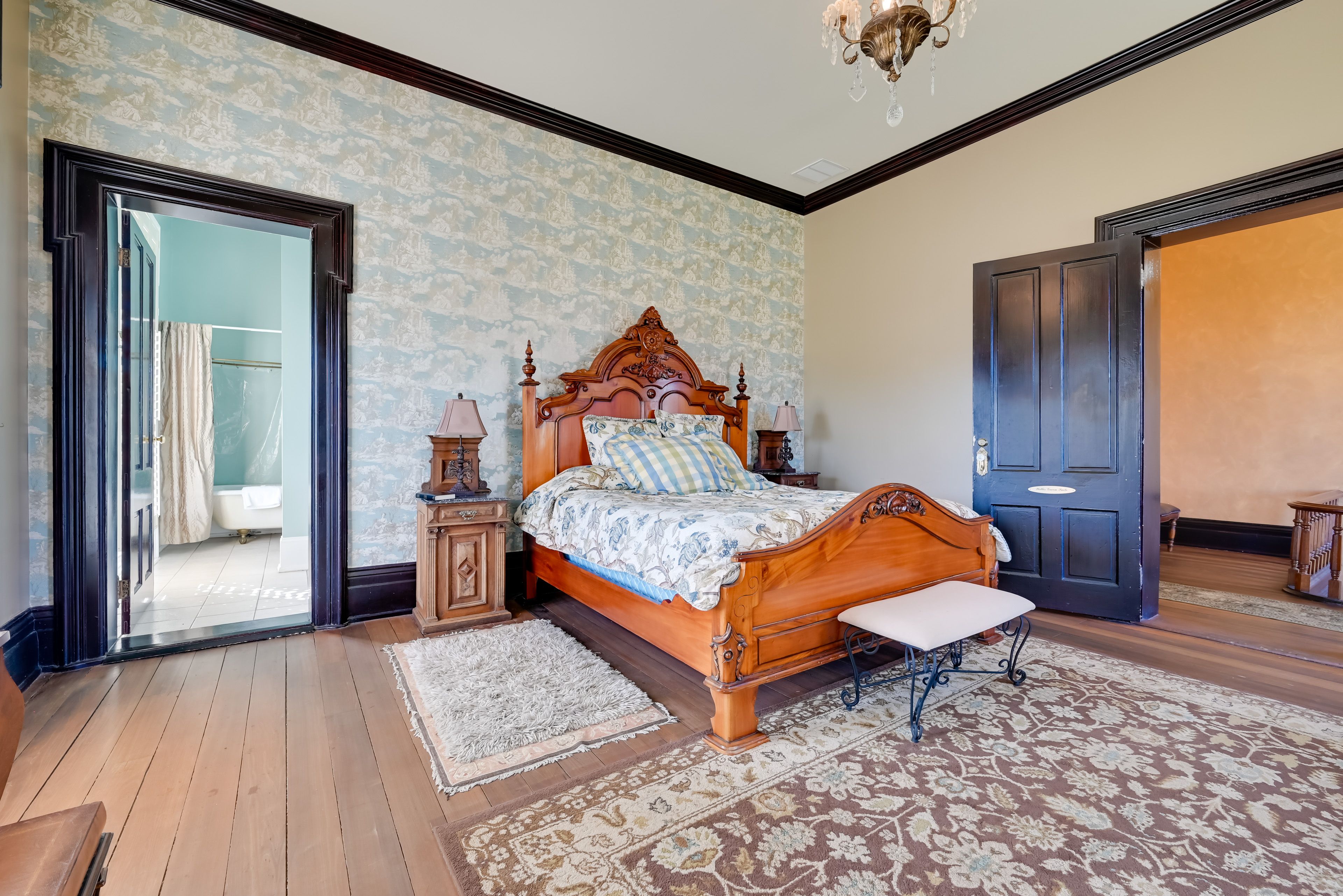 Bedroom 6 | 2nd Floor | Queen Bed