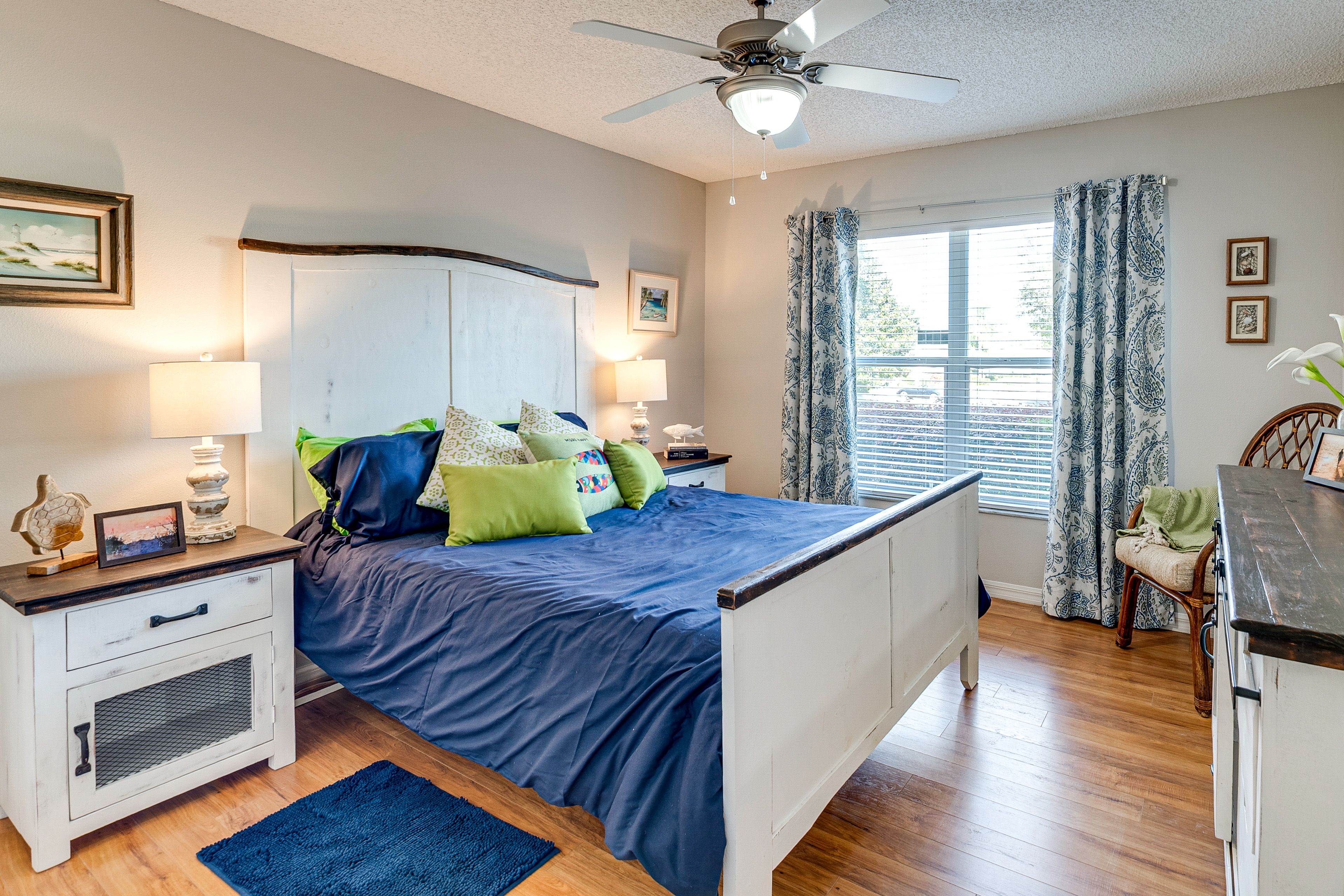 Bedroom 2 | Queen Bed