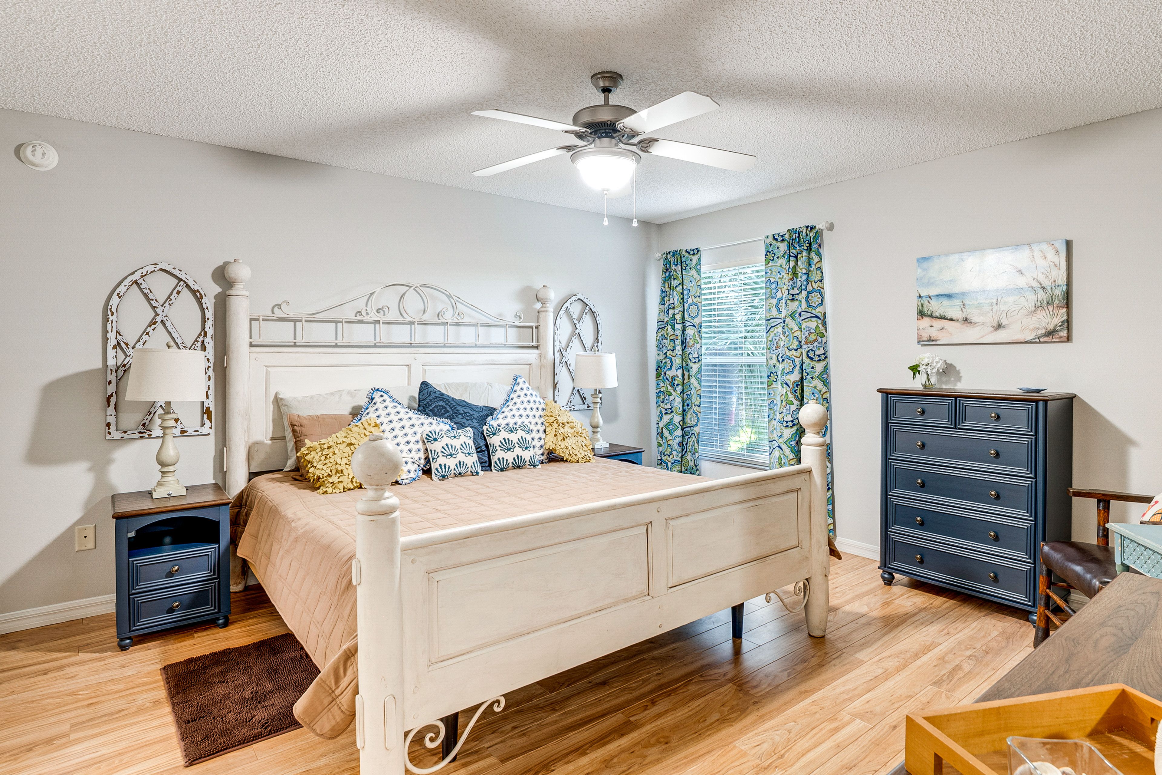 Bedroom 1 | King Bed | En-Suite Bathroom