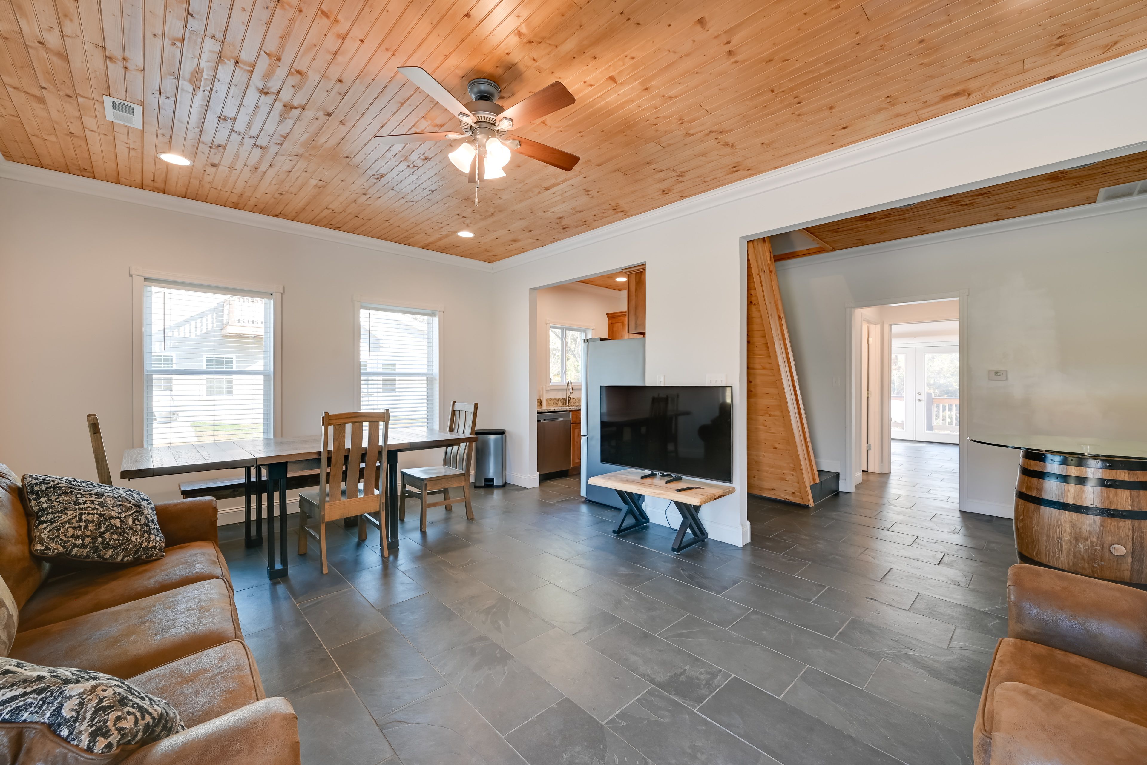 Falls of Rough Vacation Rental | 2BR | 1BA | 1 Step to Enter | 900 Sq Ft