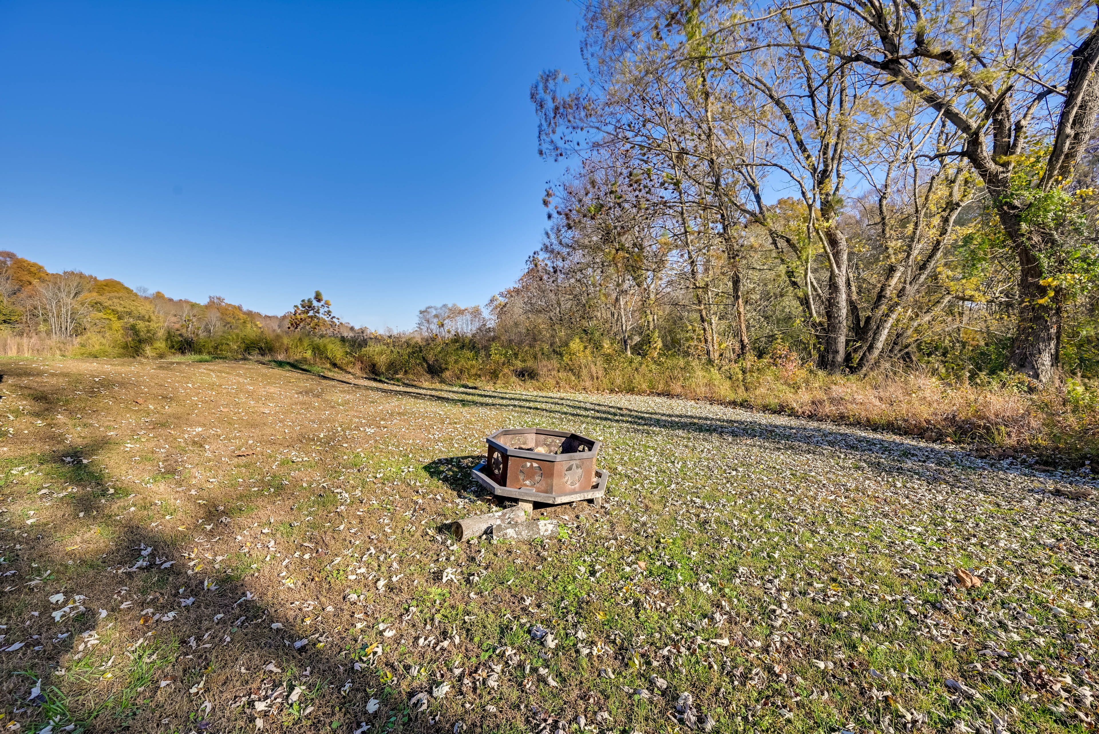 Riverfront Yard | Wood-Burning Fire Pit