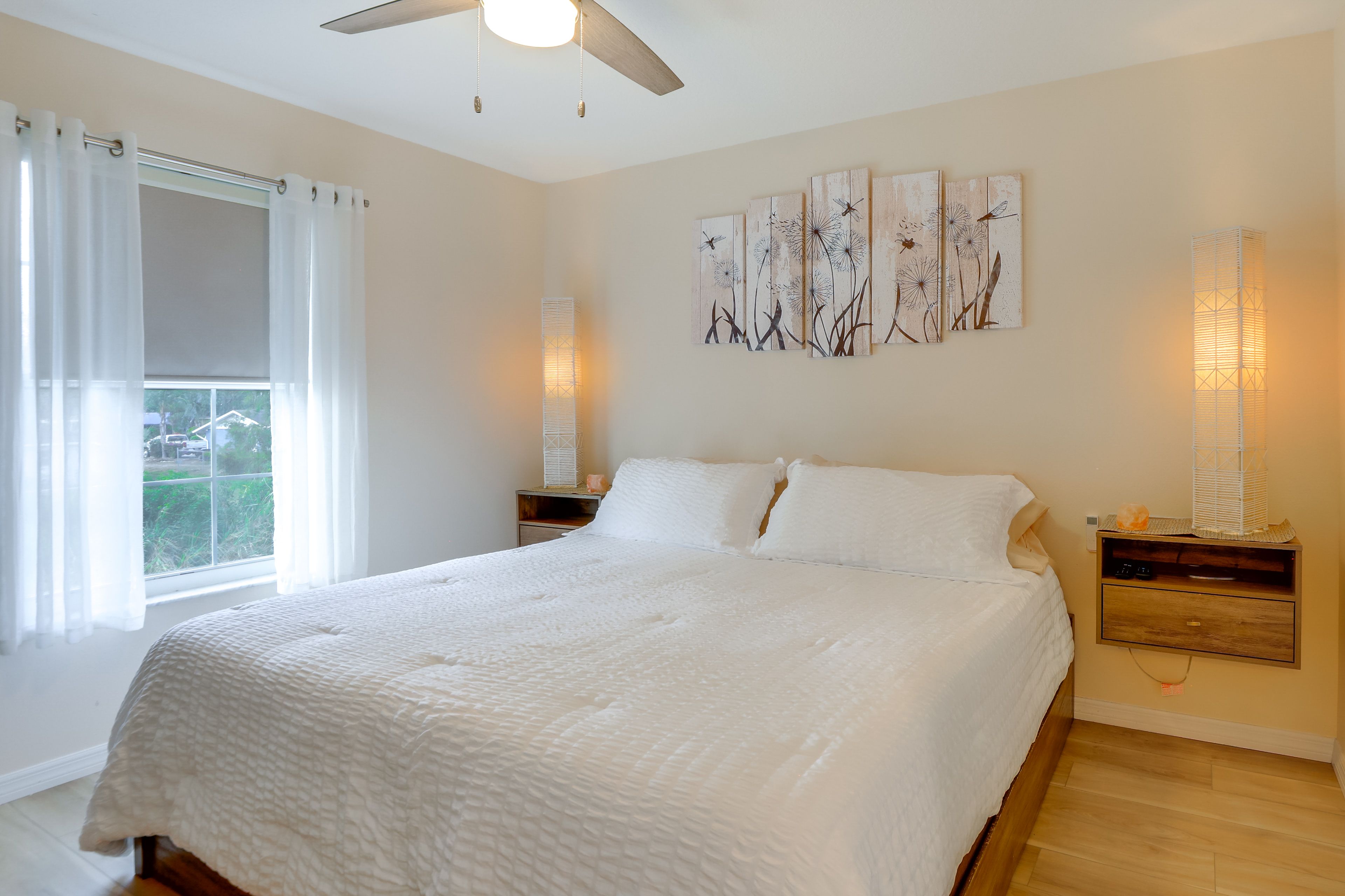 Bedroom 2 | 2nd Floor | King Bed | Smart TV