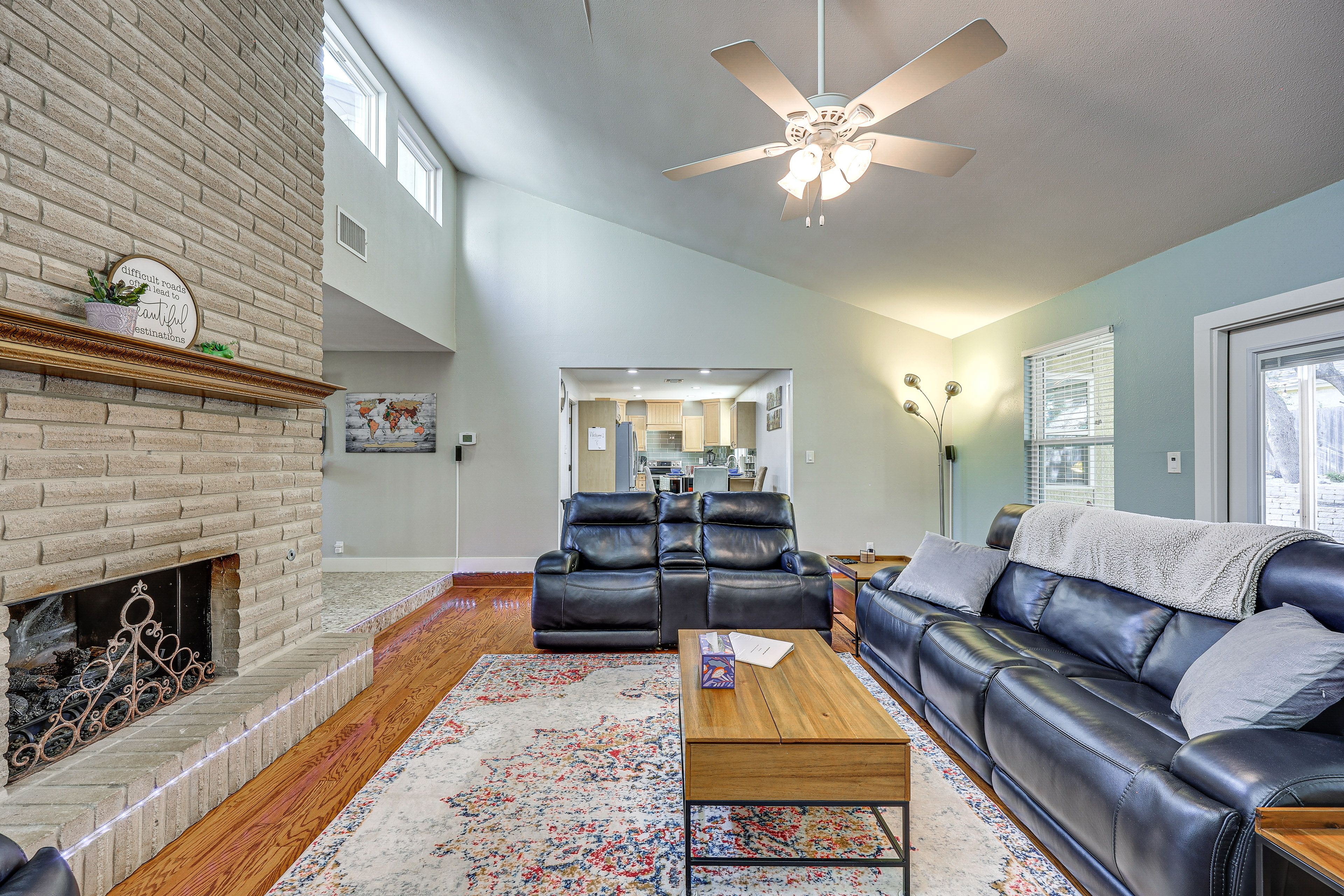 Living Room | Smart TV