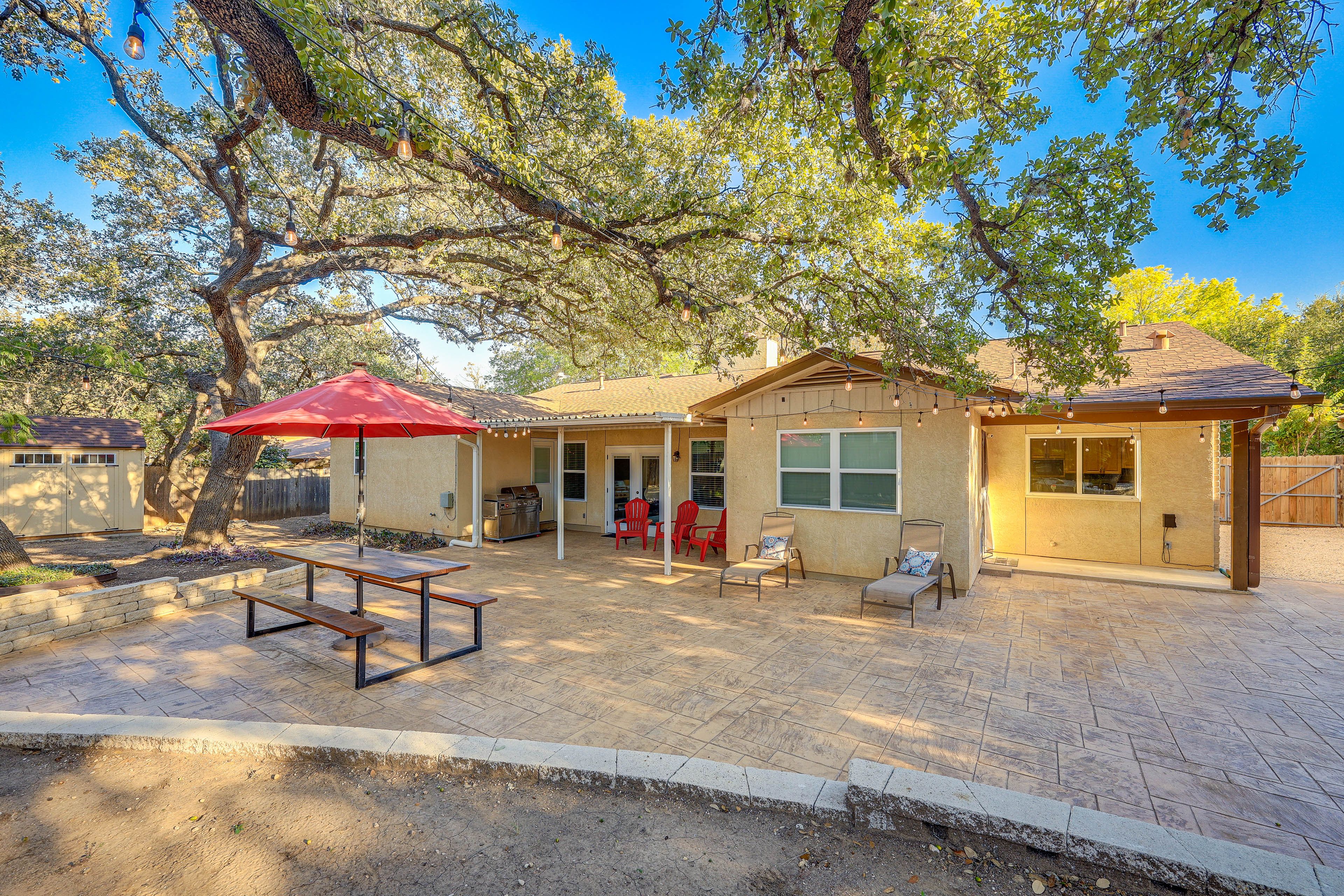 San Antonio Vacation Rental | 3BR | 2BA | 1,781 Sq Ft | 3 Steps Required