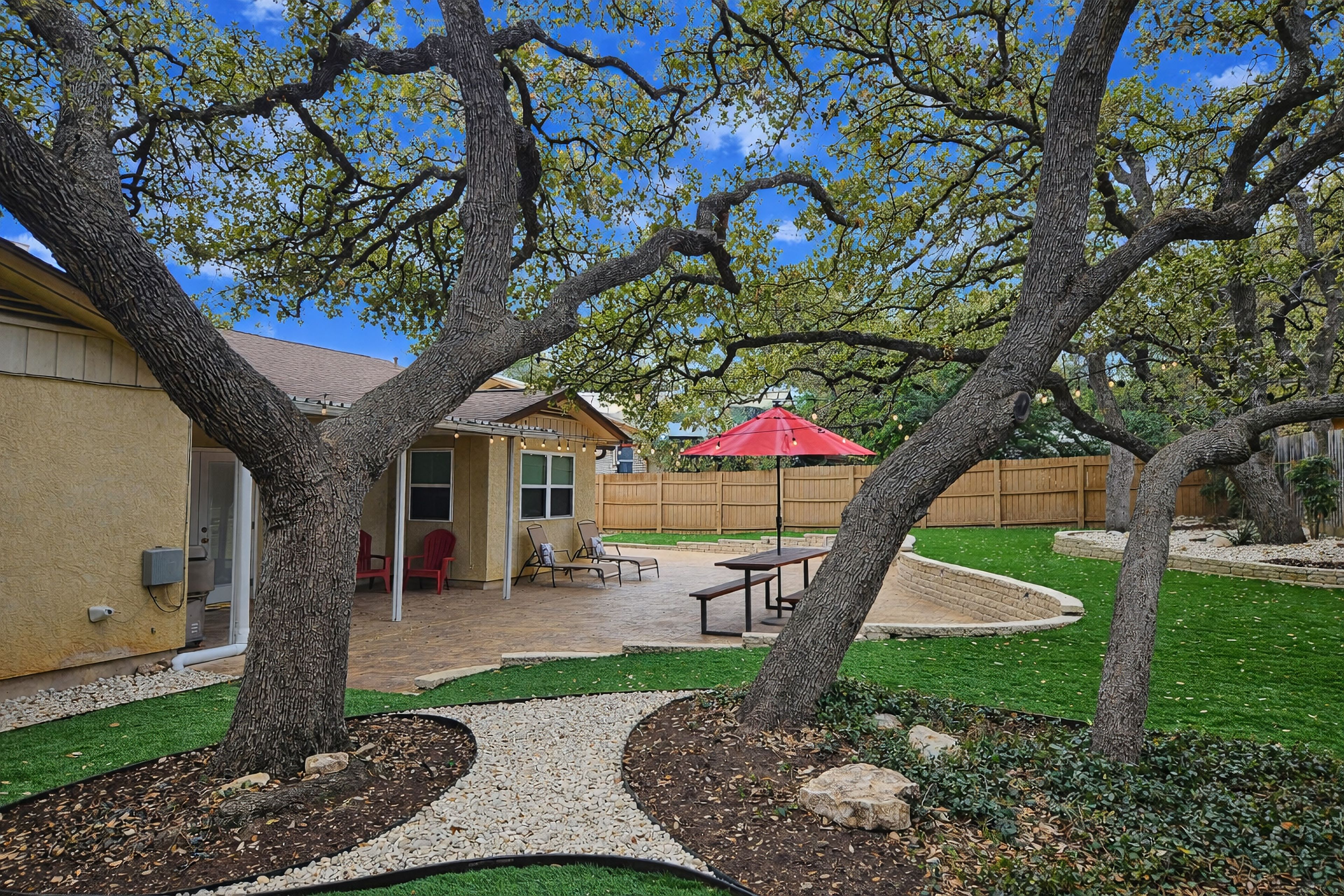 San Antonio Vacation Rental | 3BR | 2BA | 1,781 Sq Ft | 3 Steps Required