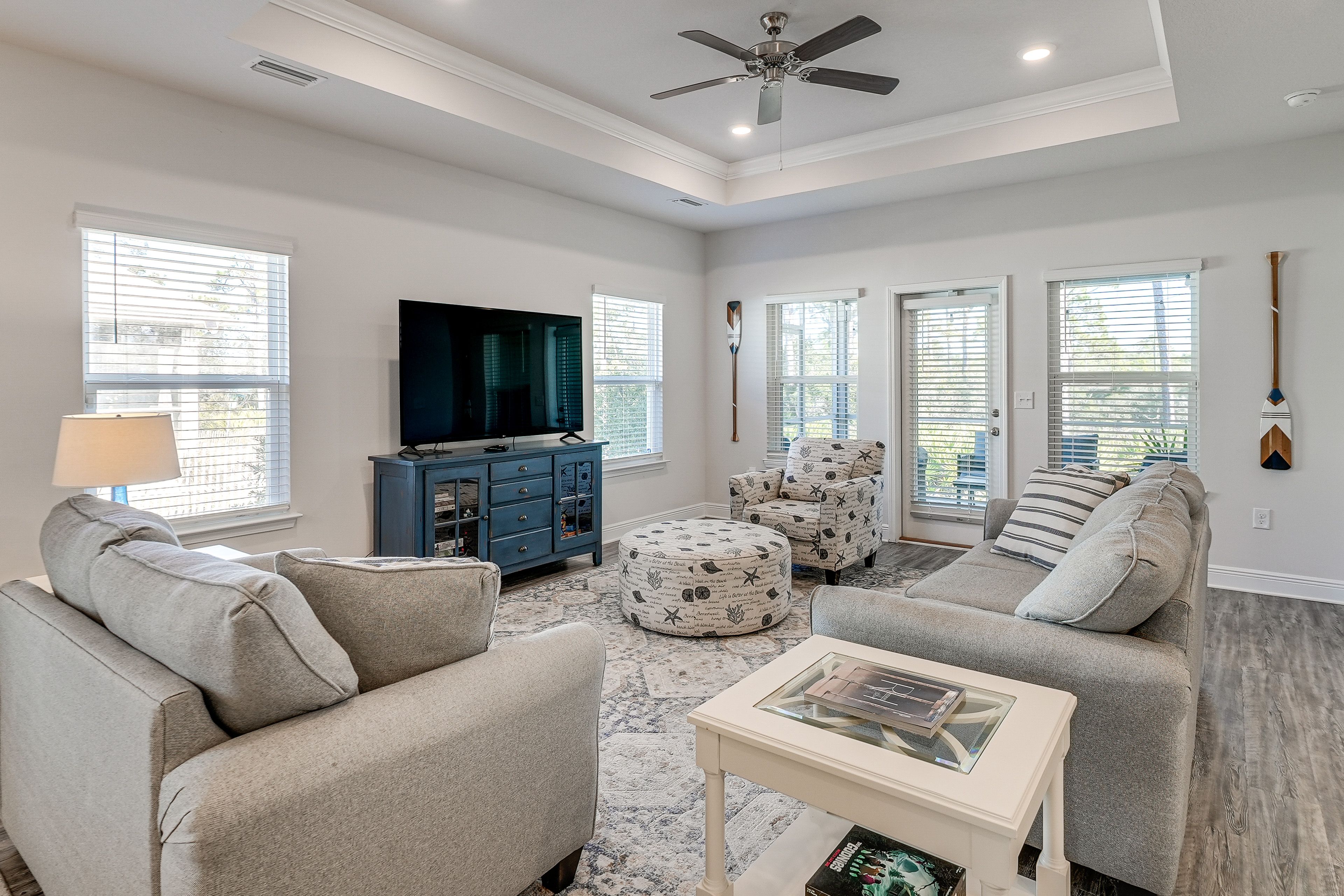 Property Interior | Central A/C & Heating | Free WiFi