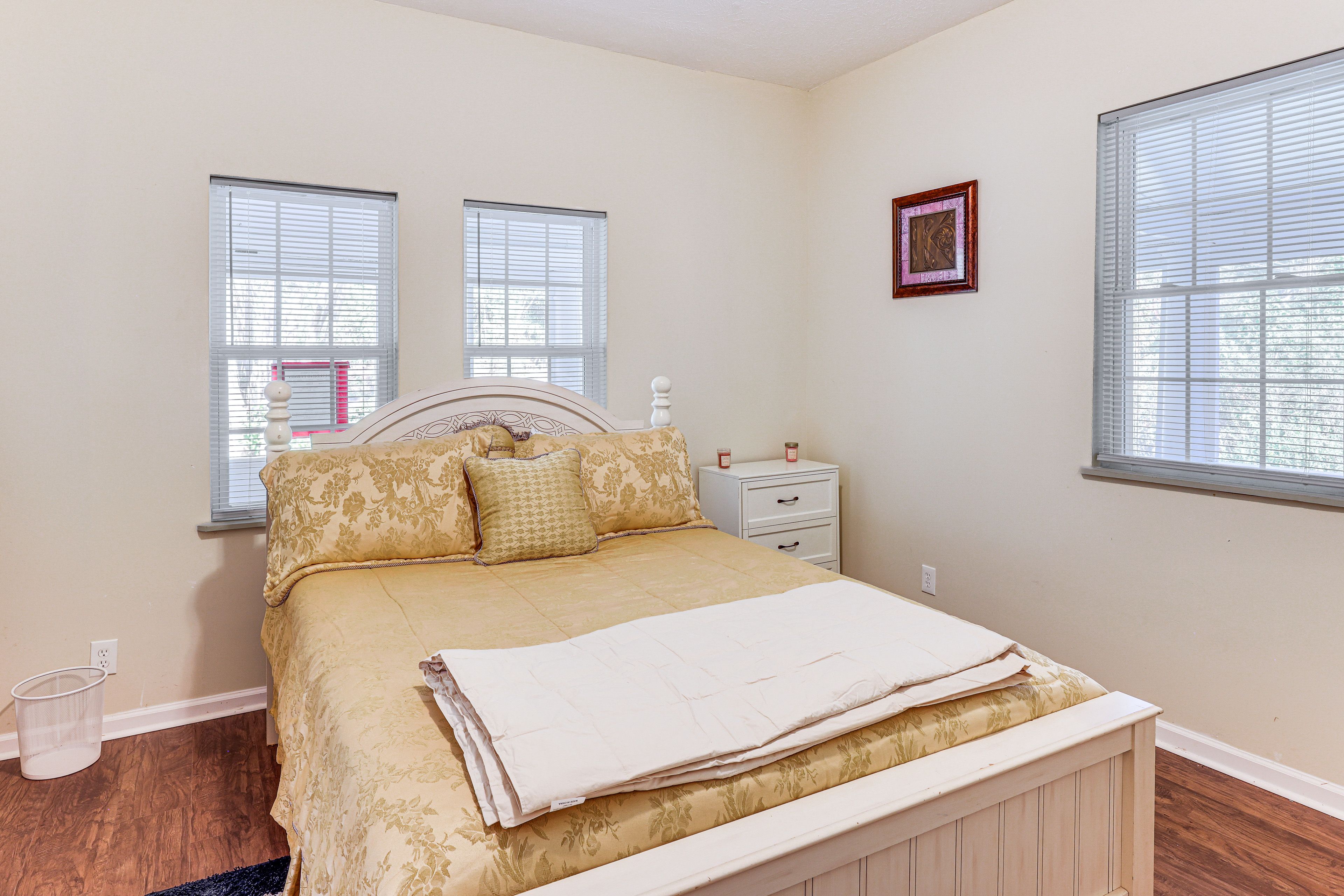 Bedroom 2 | Queen Bed