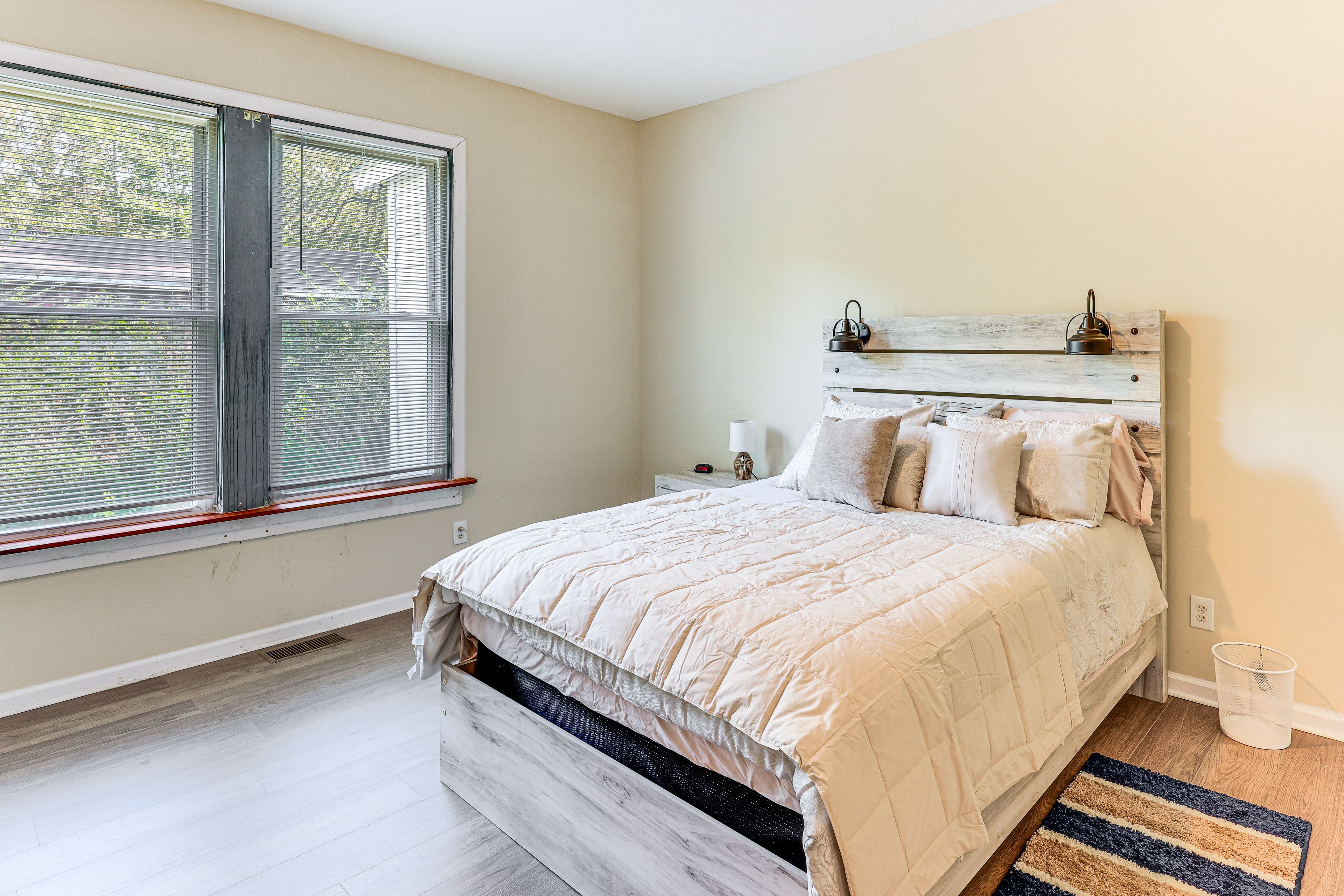 Bedroom 3 | Queen Bed