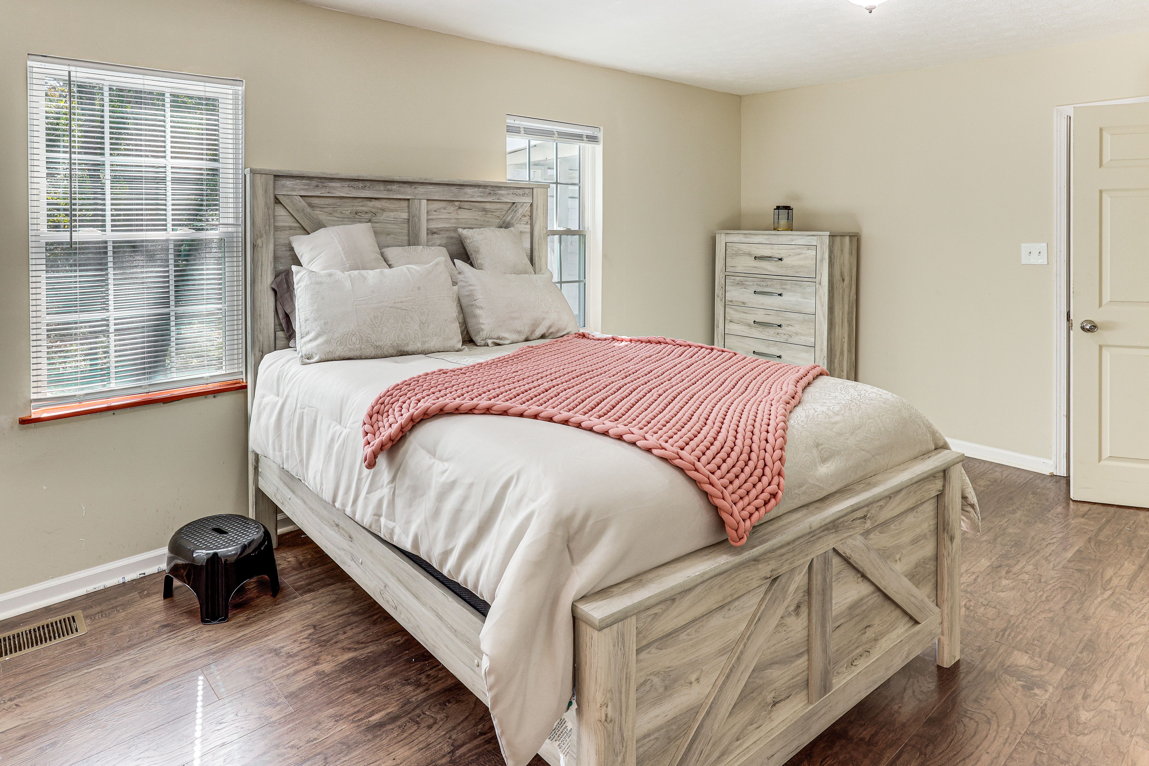 Bedroom 4 | Queen Bed | En-Suite Bathroom