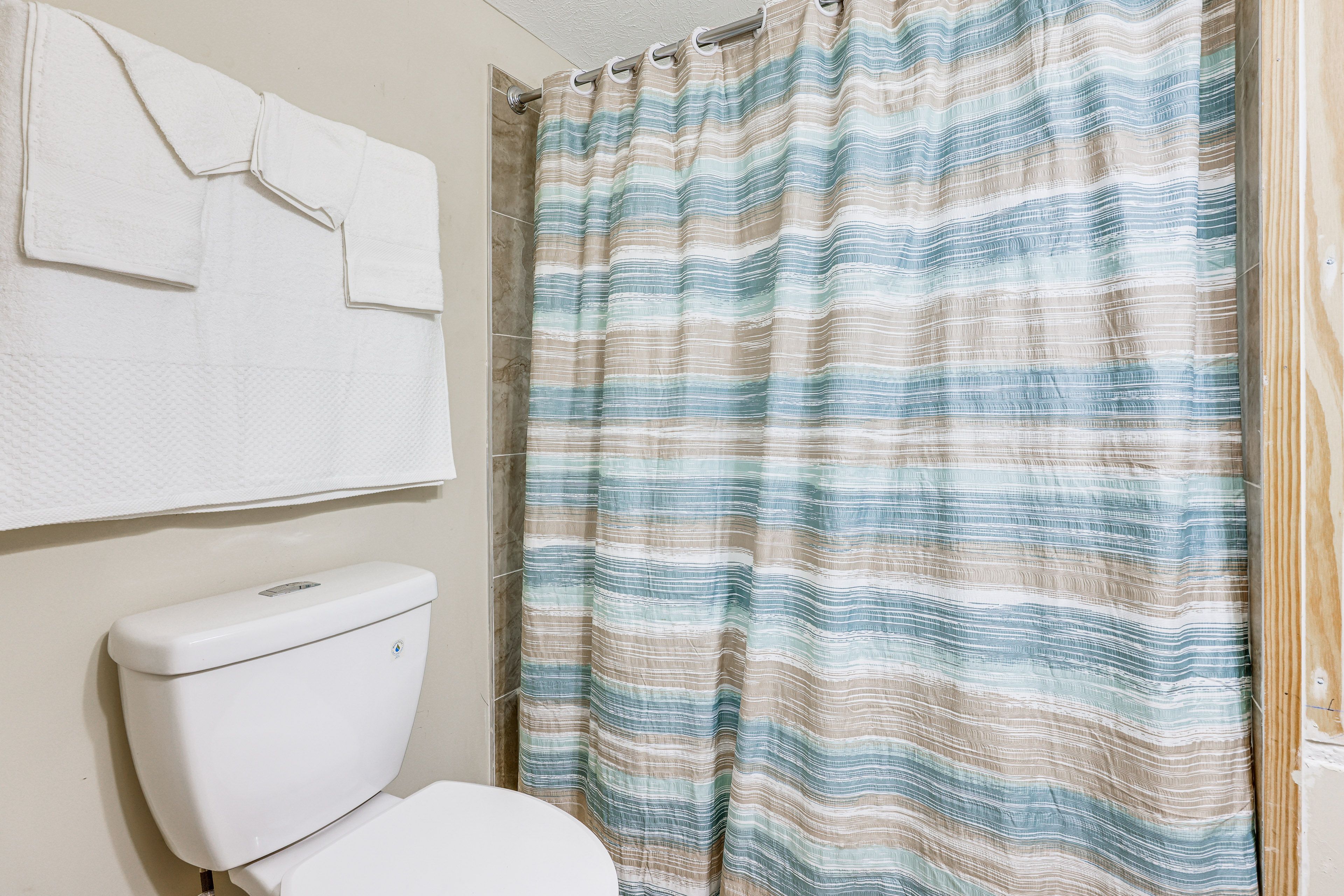 Full Bath | Towels | Hair Dryer