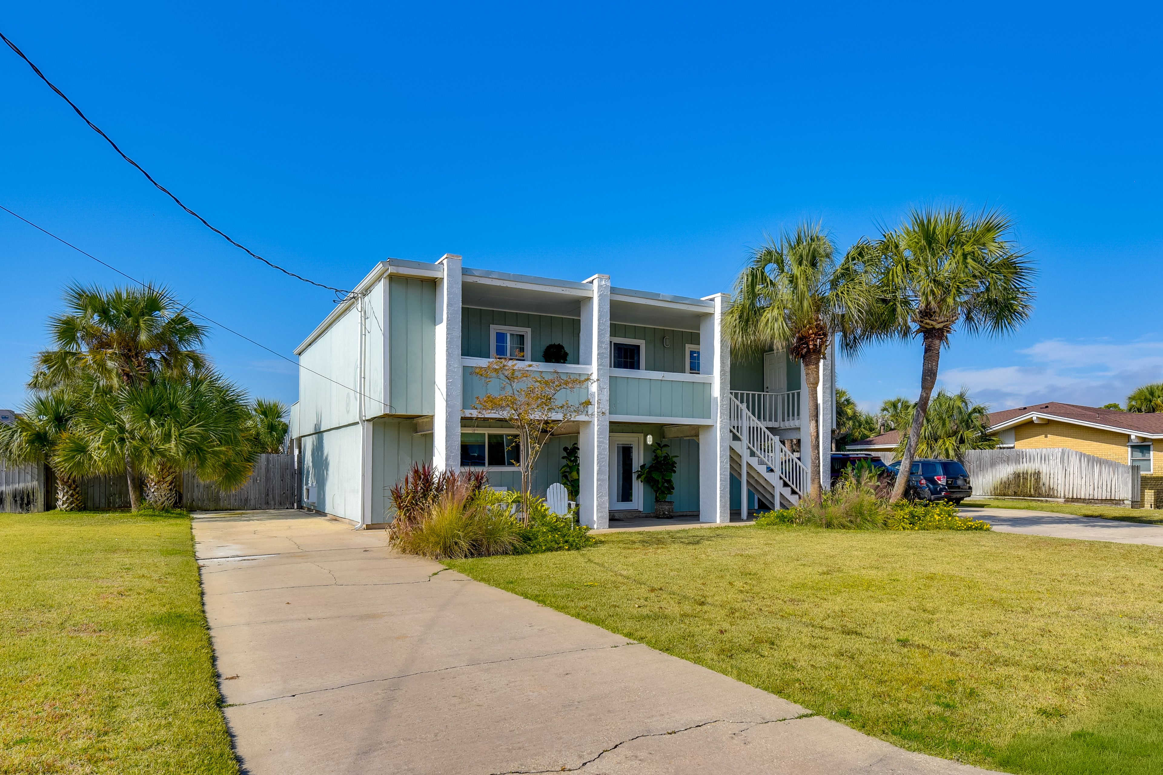 Parking | Driveway (4 Vehicles) | Boat/Trailer/Jet Ski Trailer Parking Allowed