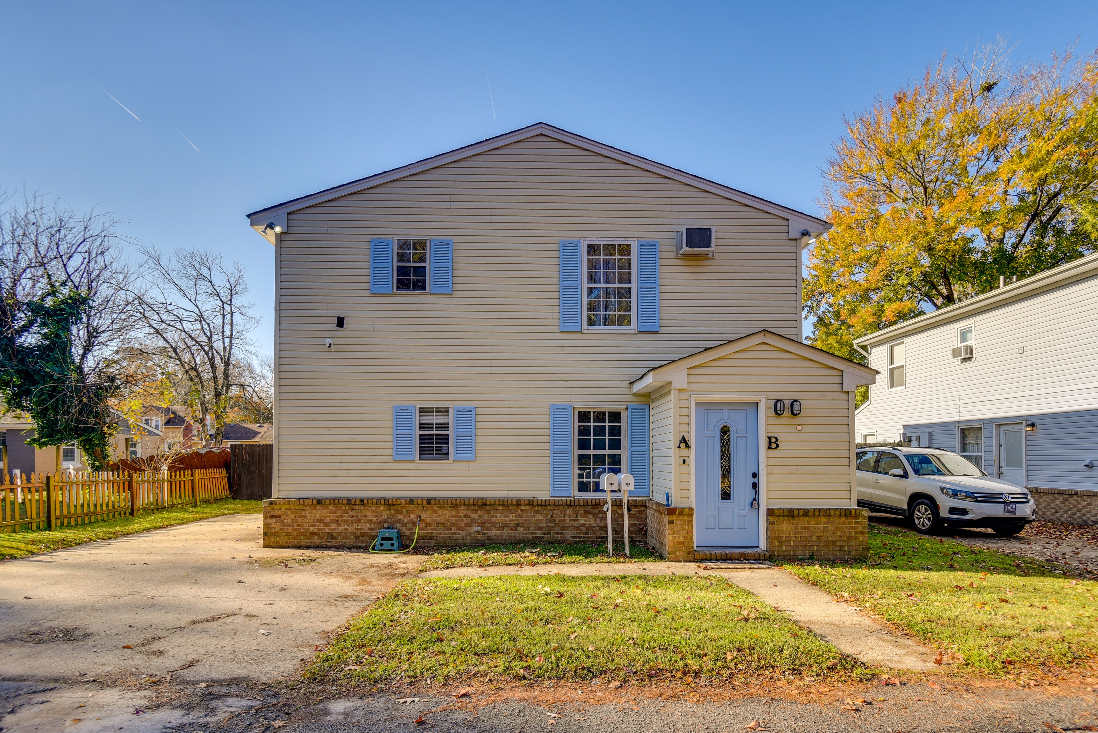 Duplex Exterior | Single-Story Unit