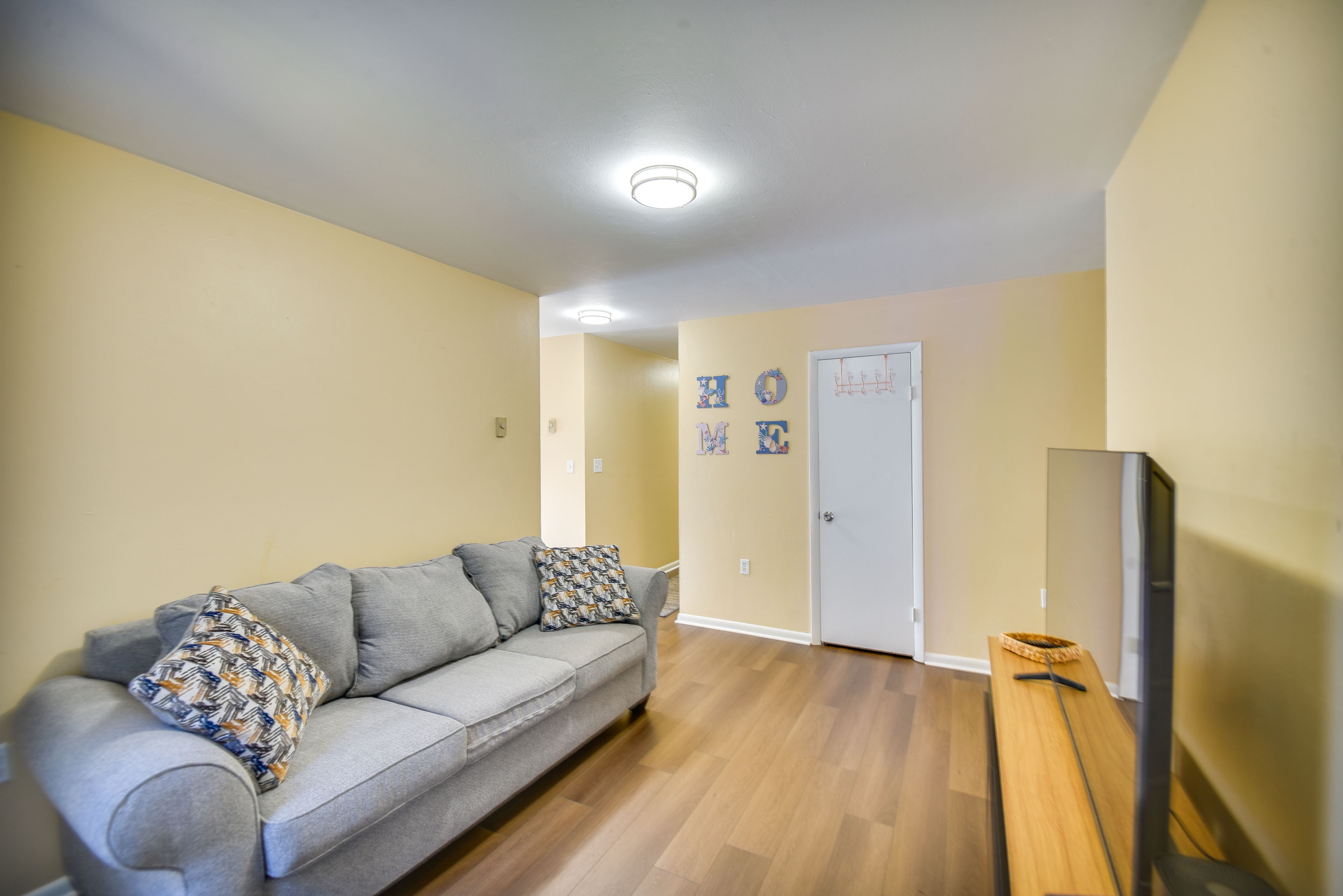 Living Room | Smart TV