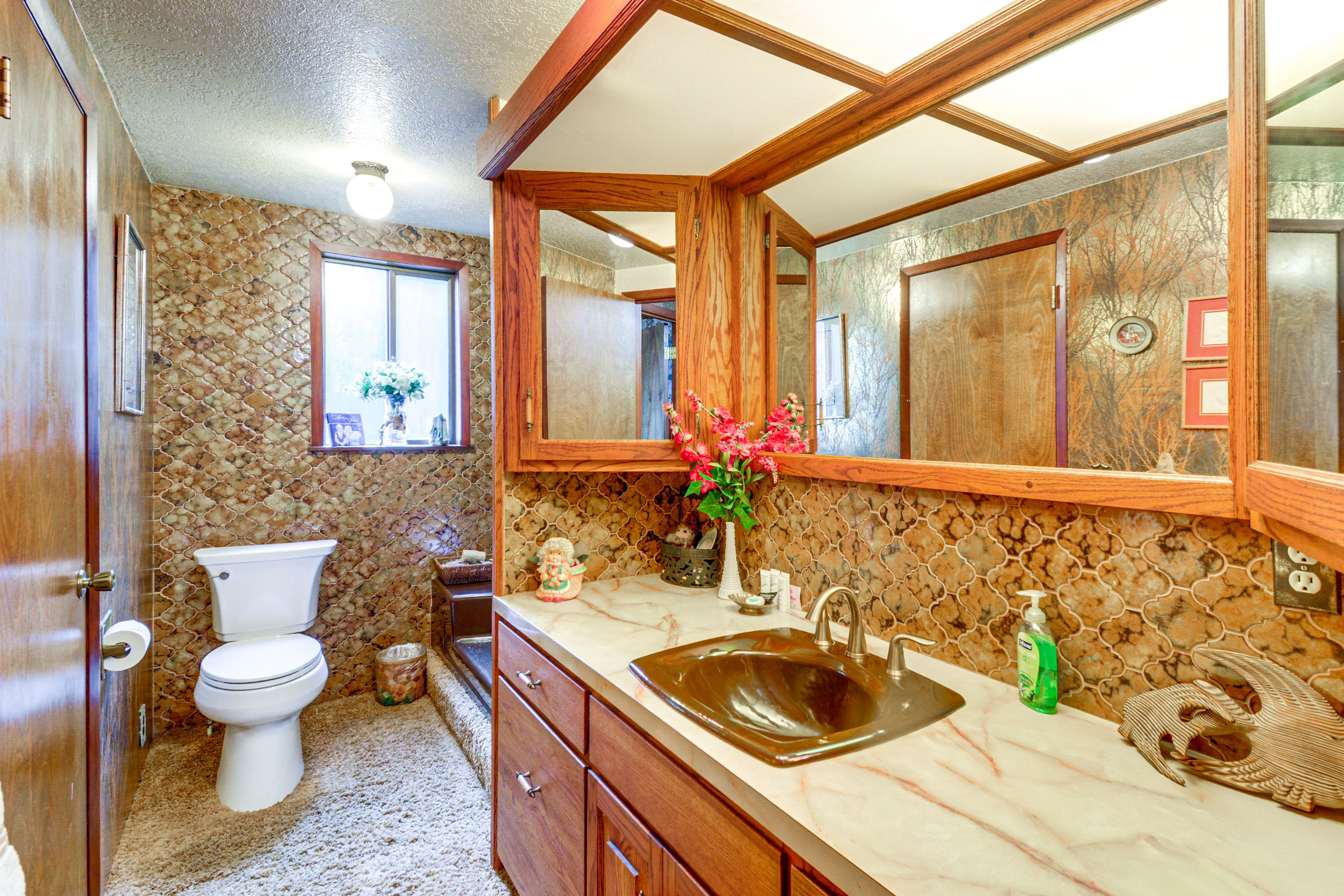 Full Bathroom | 1st Floor