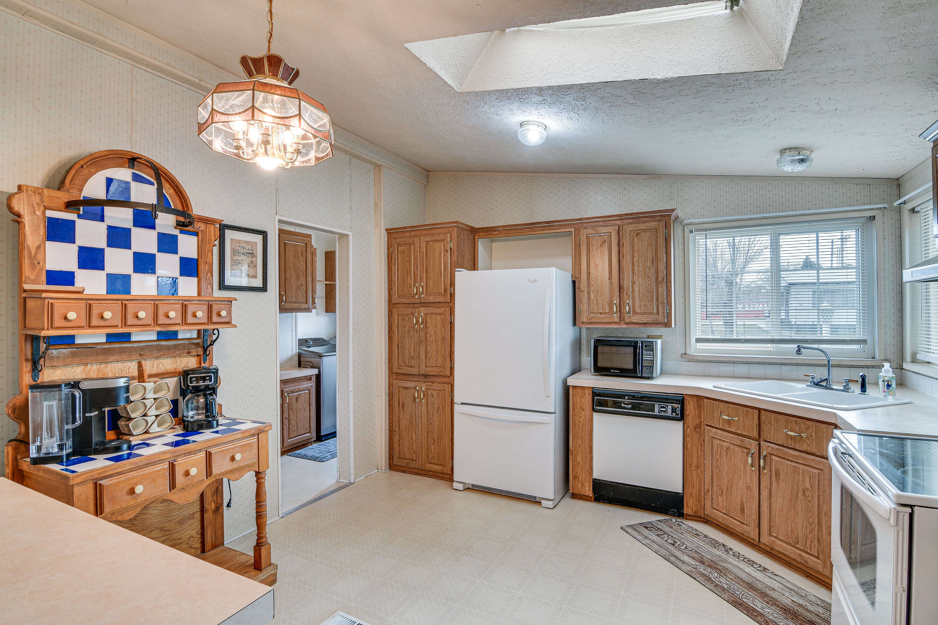 Kitchen | Drip & Keurig Coffee Makers | Dishwasher | Blender