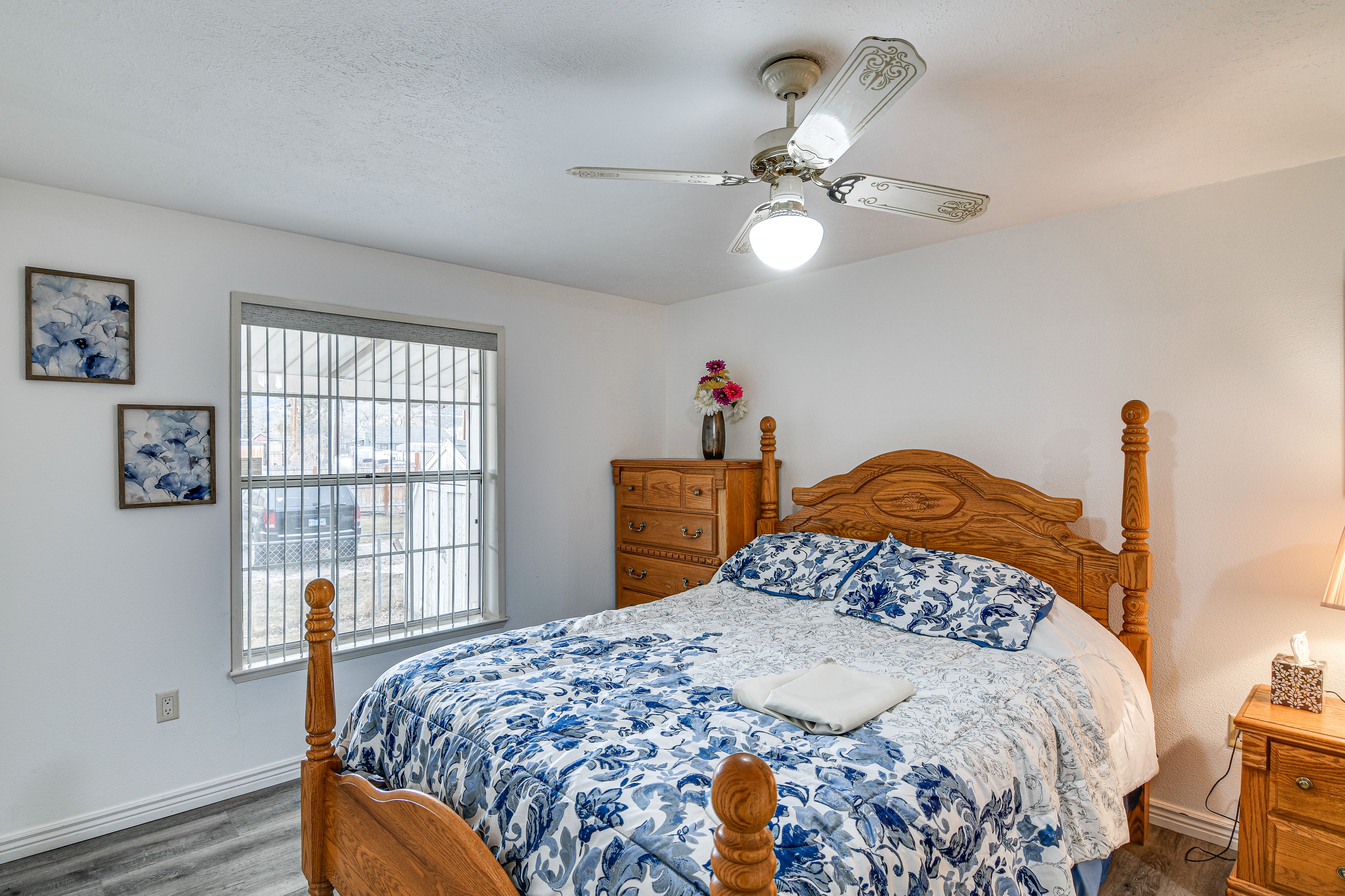 Bedroom 2 | Queen Bed