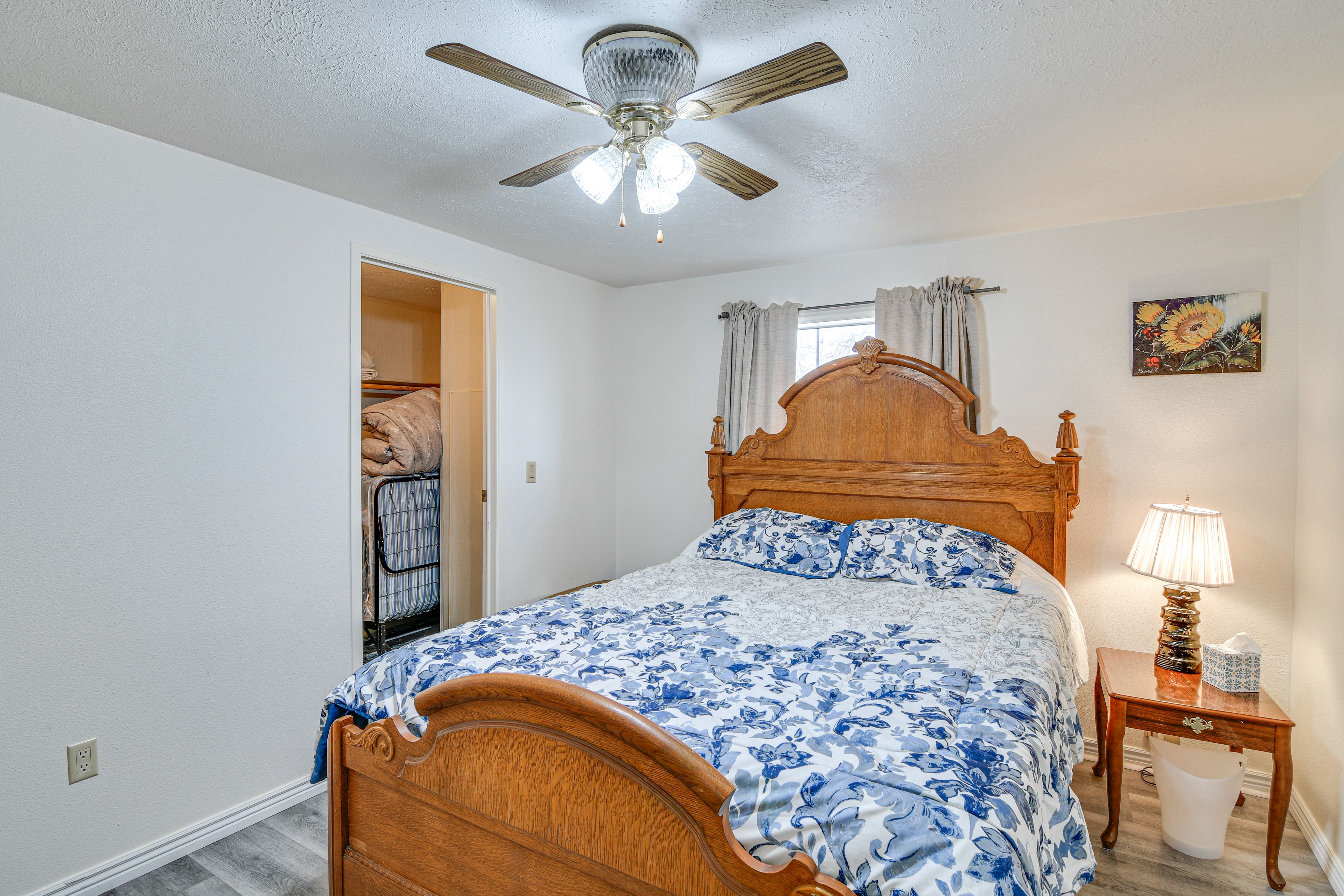 Bedroom 3 | Queen Bed