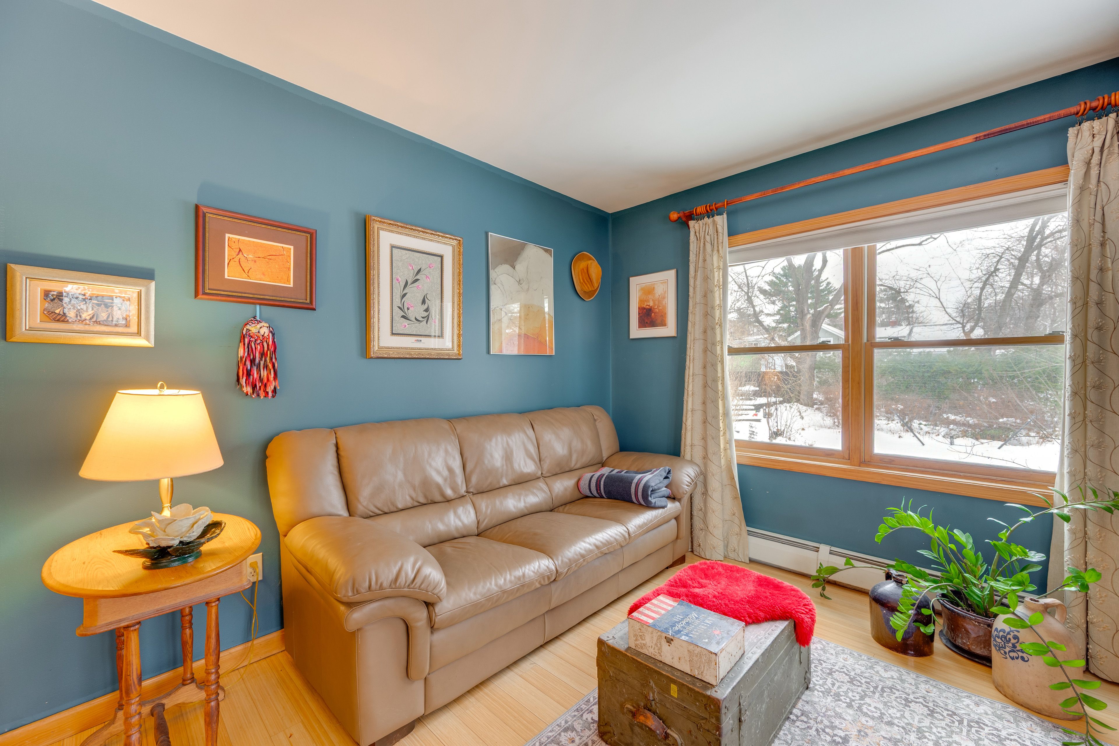 Living Room | Free WiFi