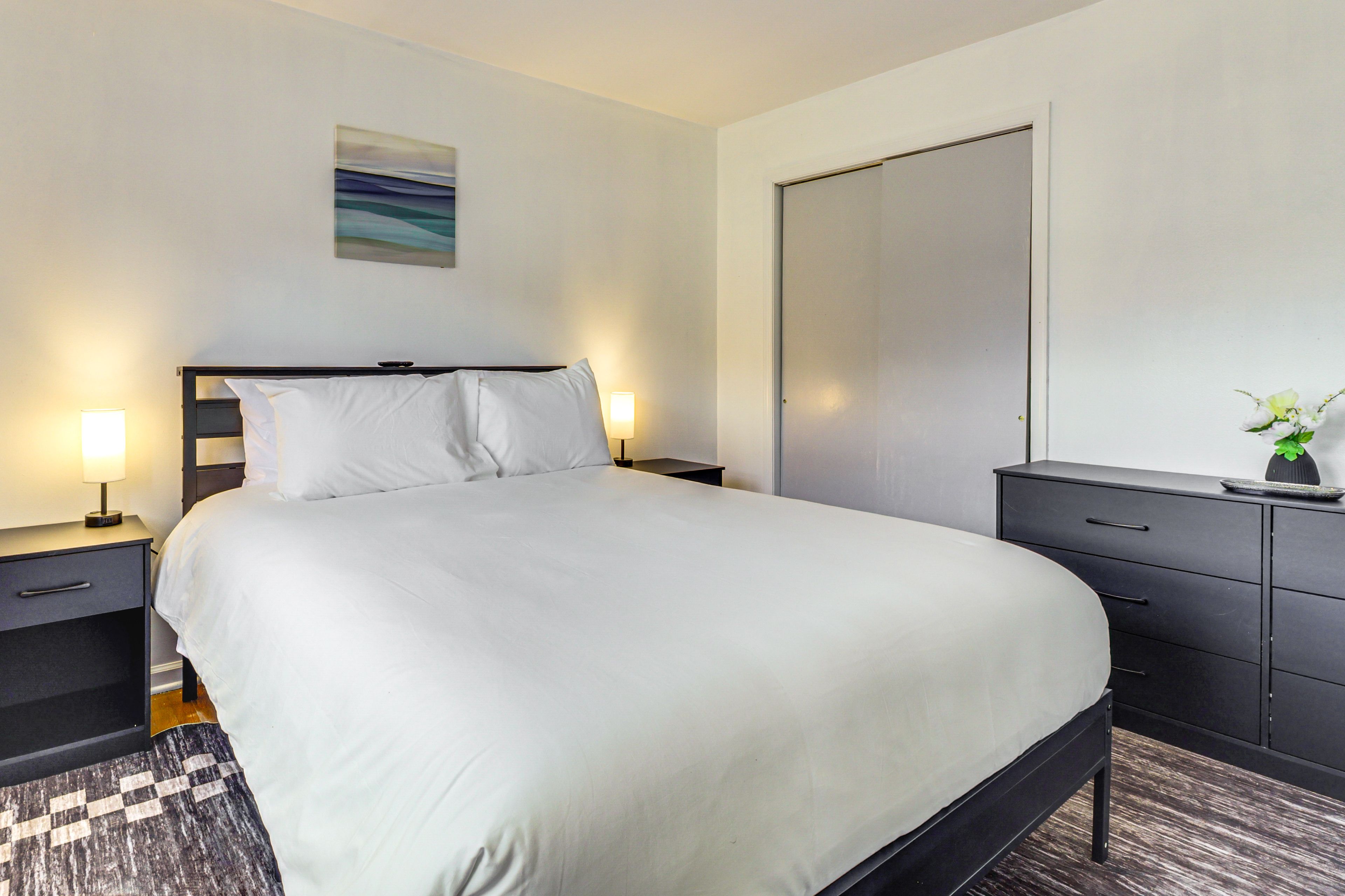 Bedroom 4 | 2nd Floor | Queen Bed | Smart TV