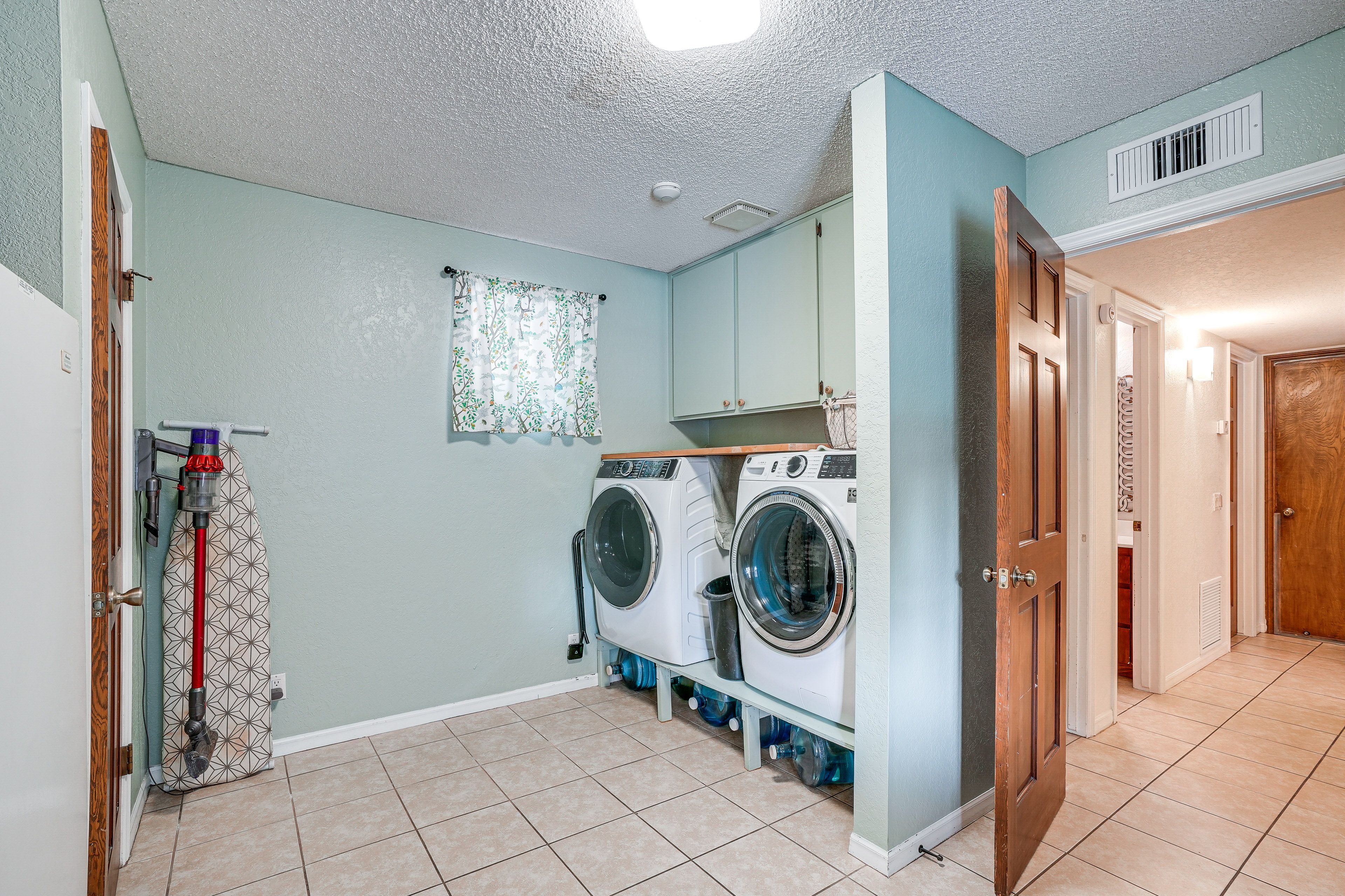 Mudroom | Washer/Dryer