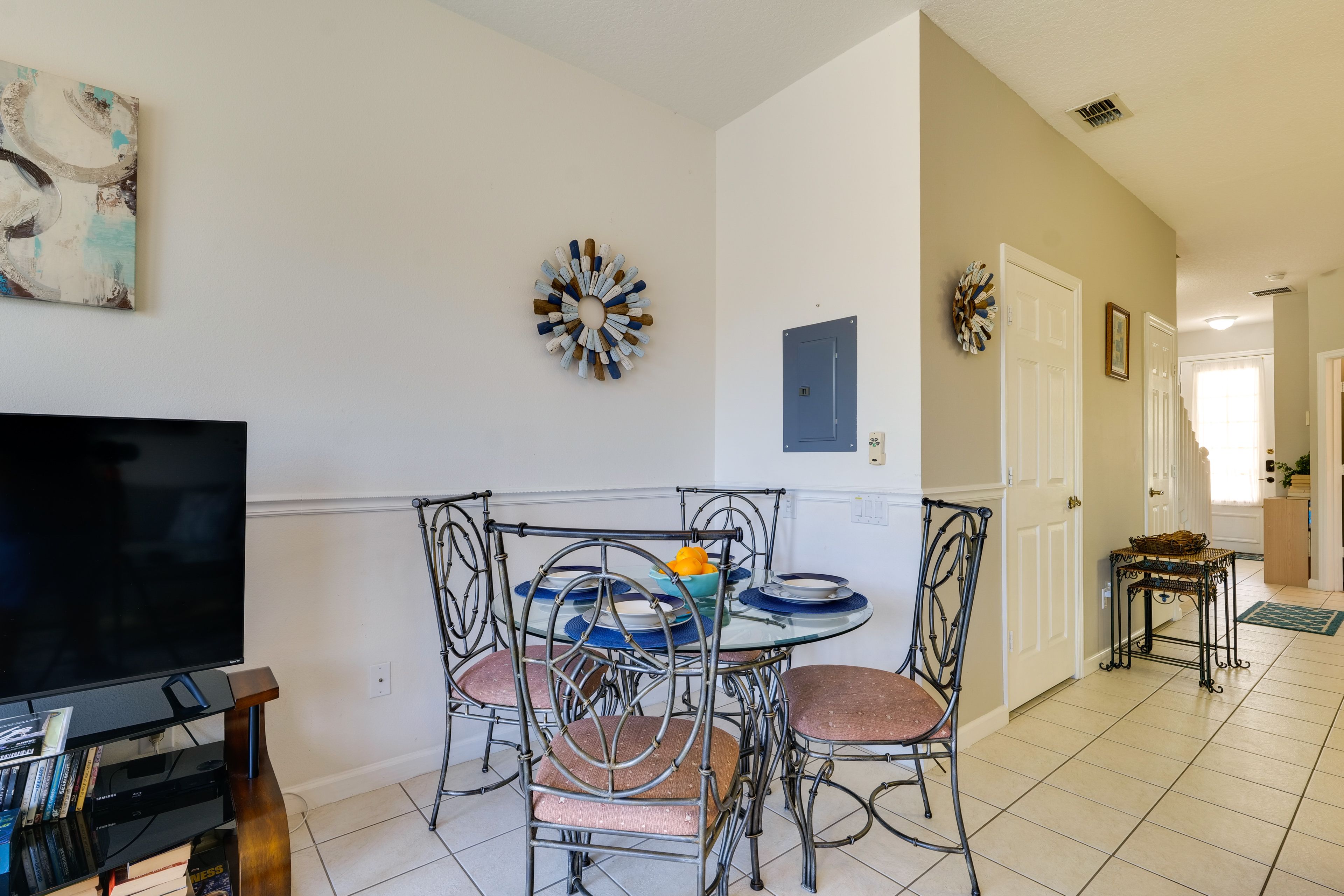 Dining Area | 1st Floor