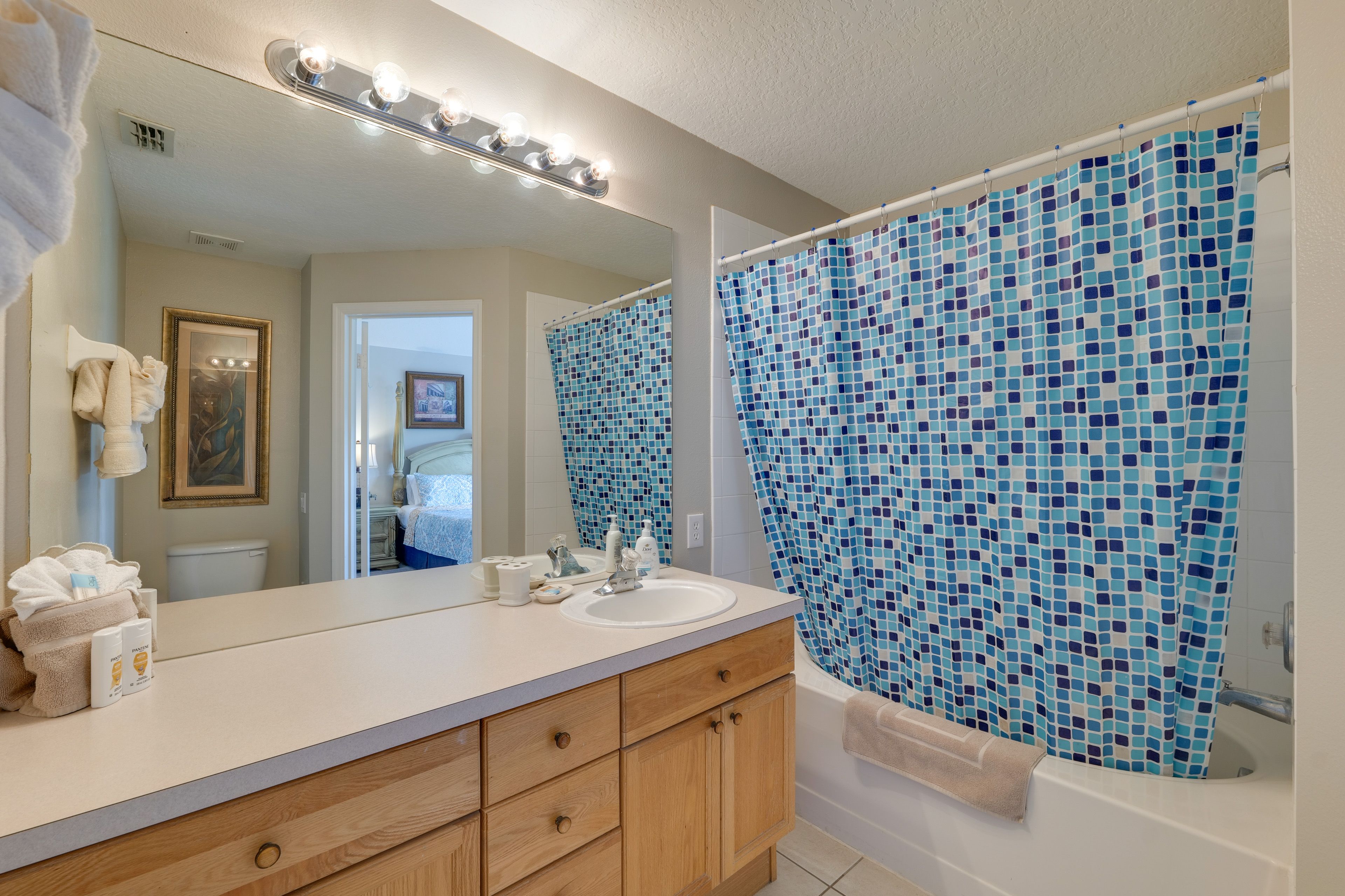 En-Suite Bathroom | 2nd Floor | Towels Provided