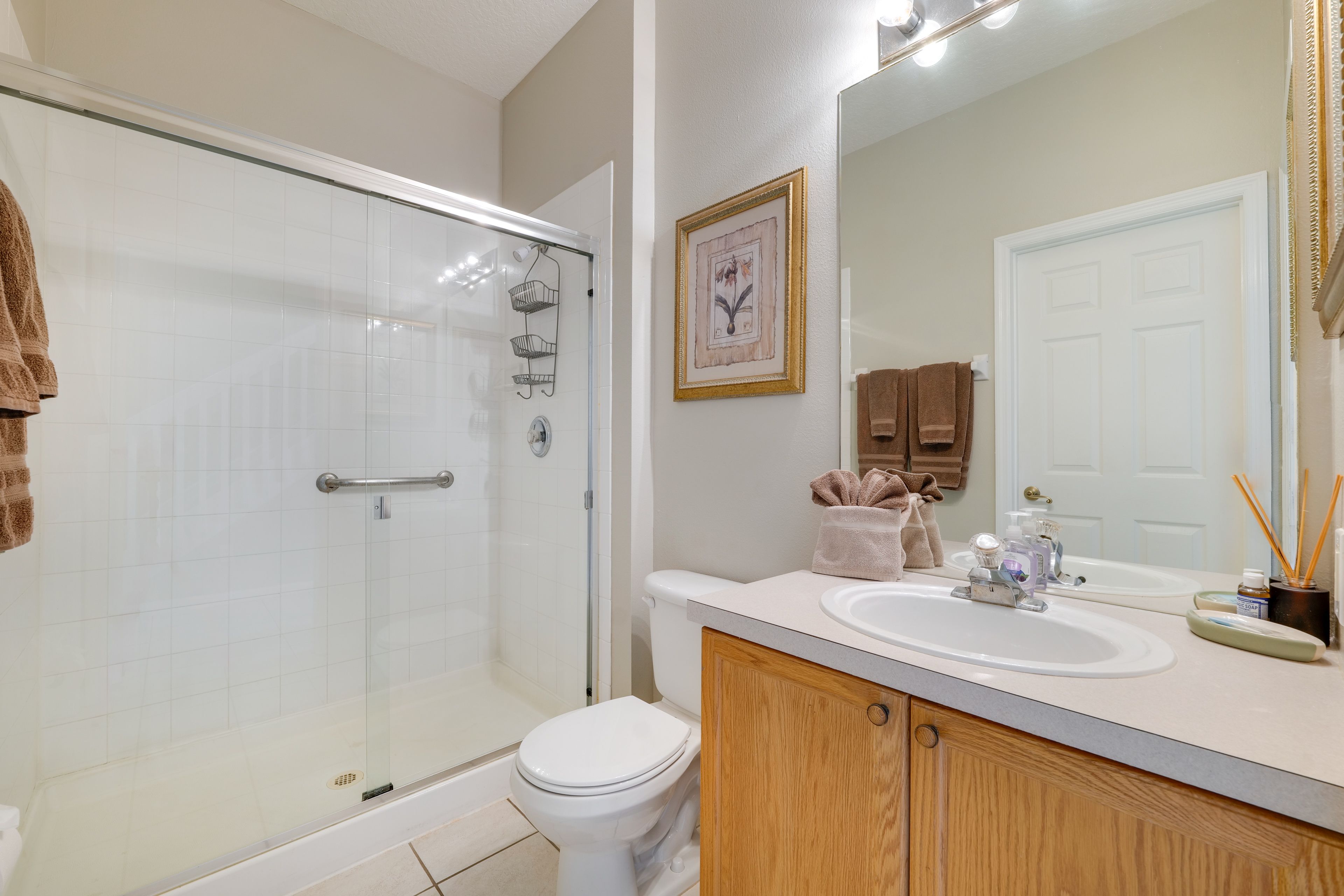 Full Bathroom | 1st Floor