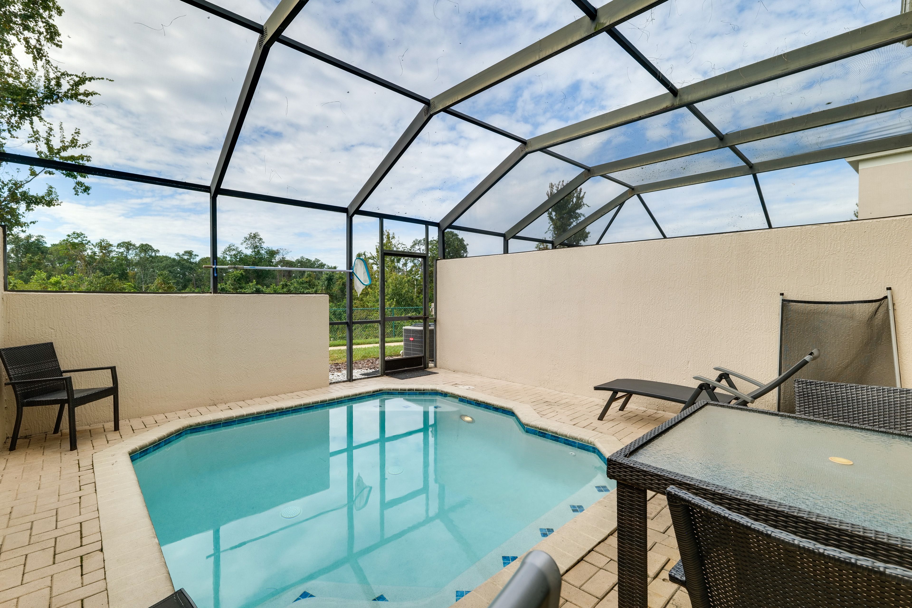 Private Screened Pool