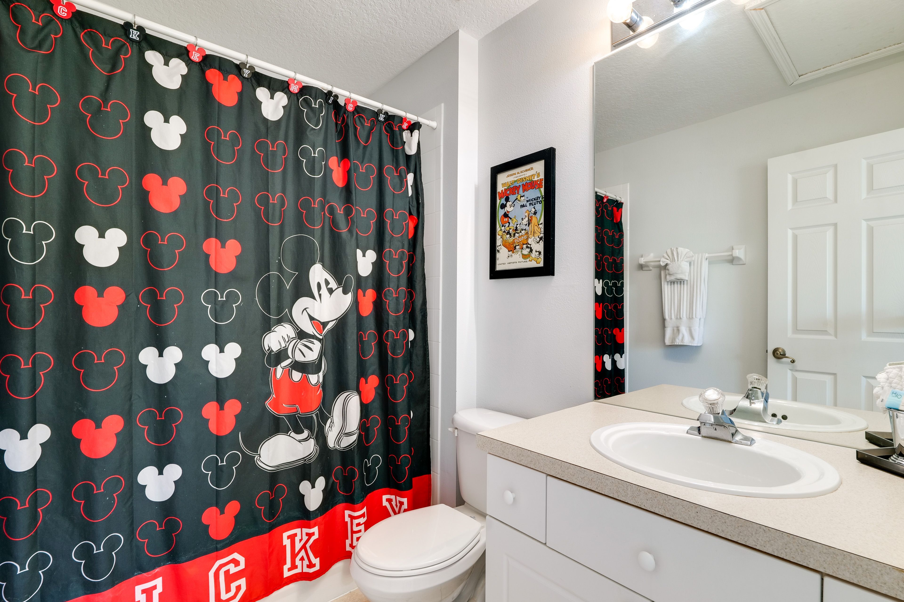 En-Suite Bathroom | 2nd Floor | Complimentary Toiletries | Hair Dryer
