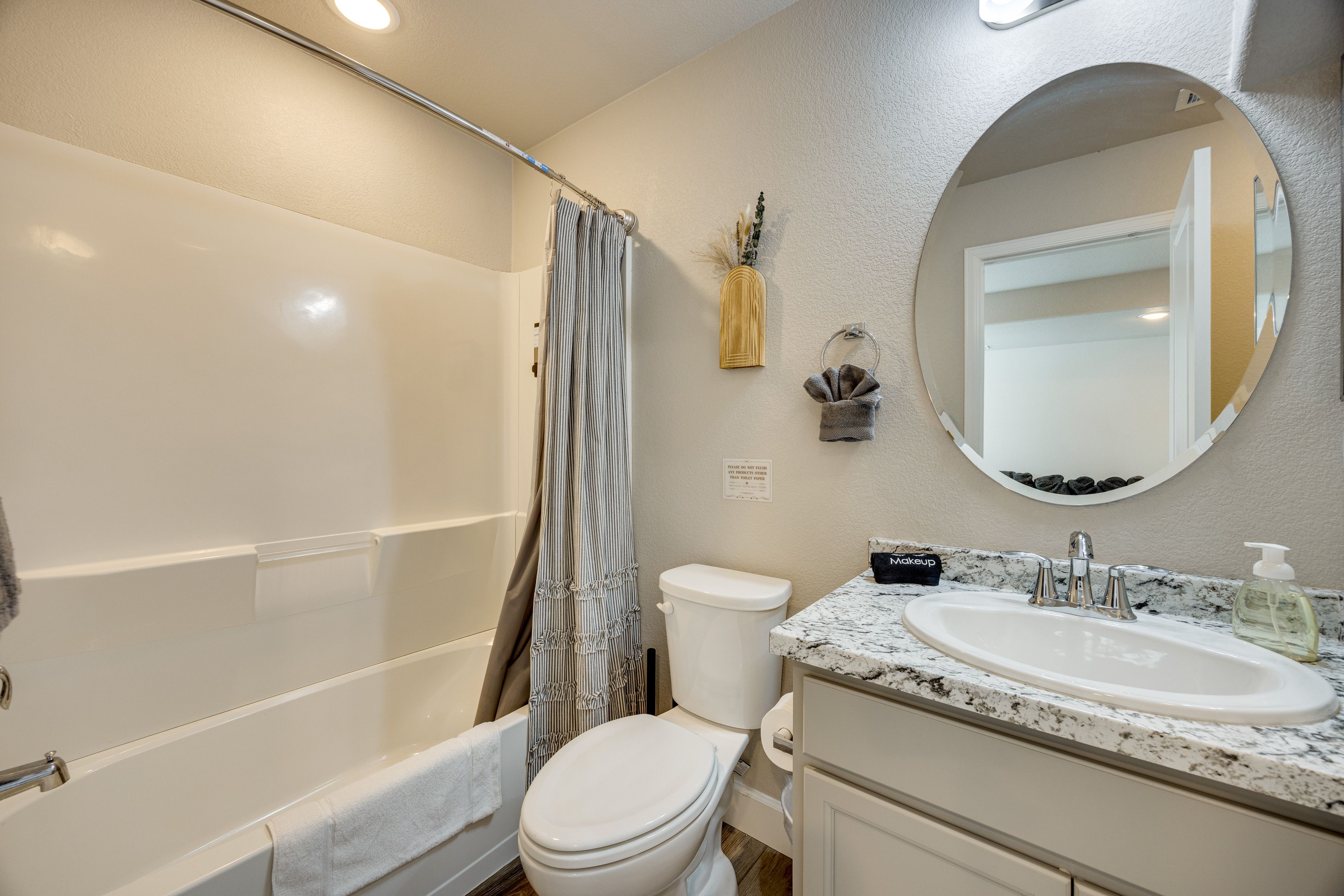 Bathroom | 1st Level