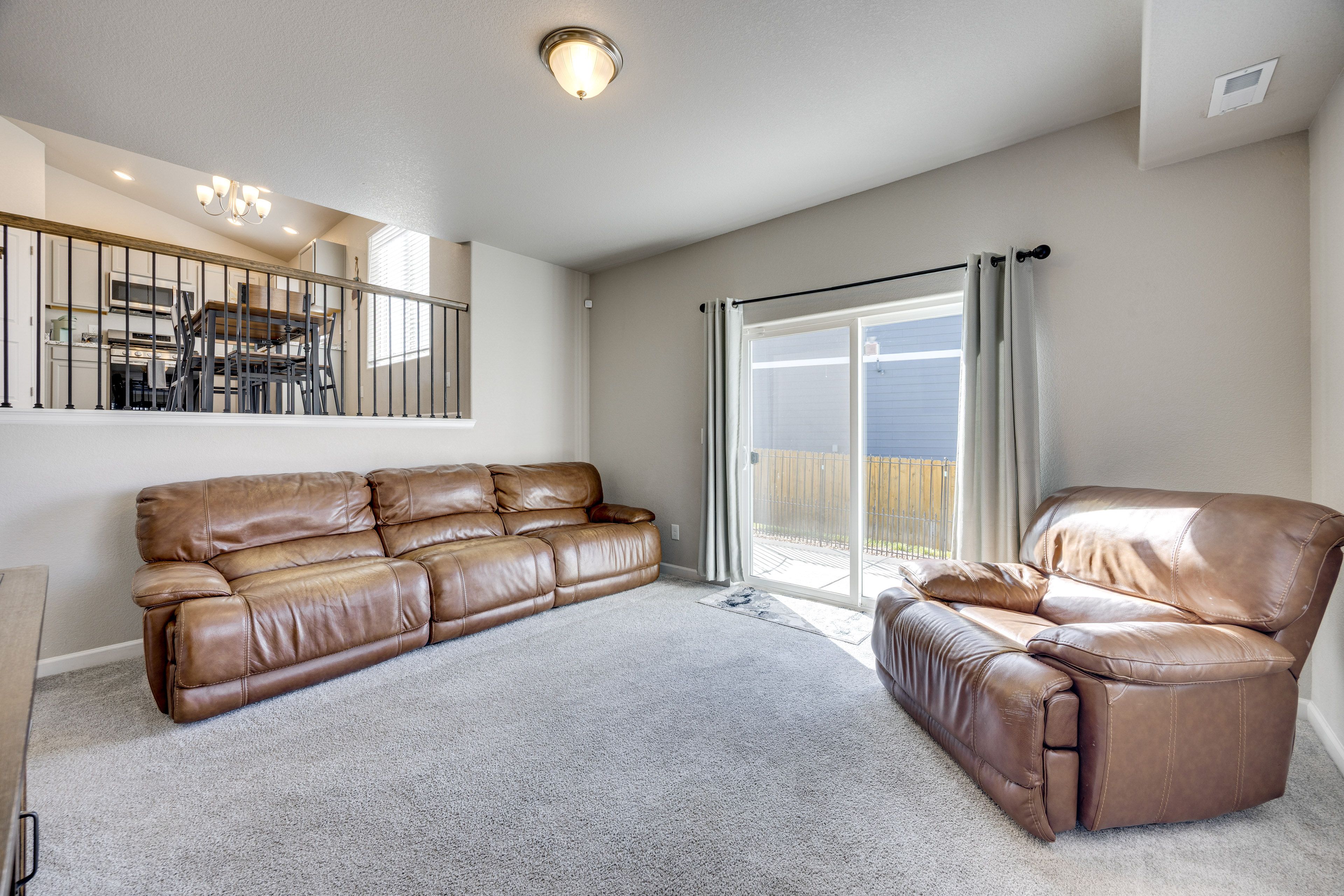 Living Room | Smart TV | 2nd Level