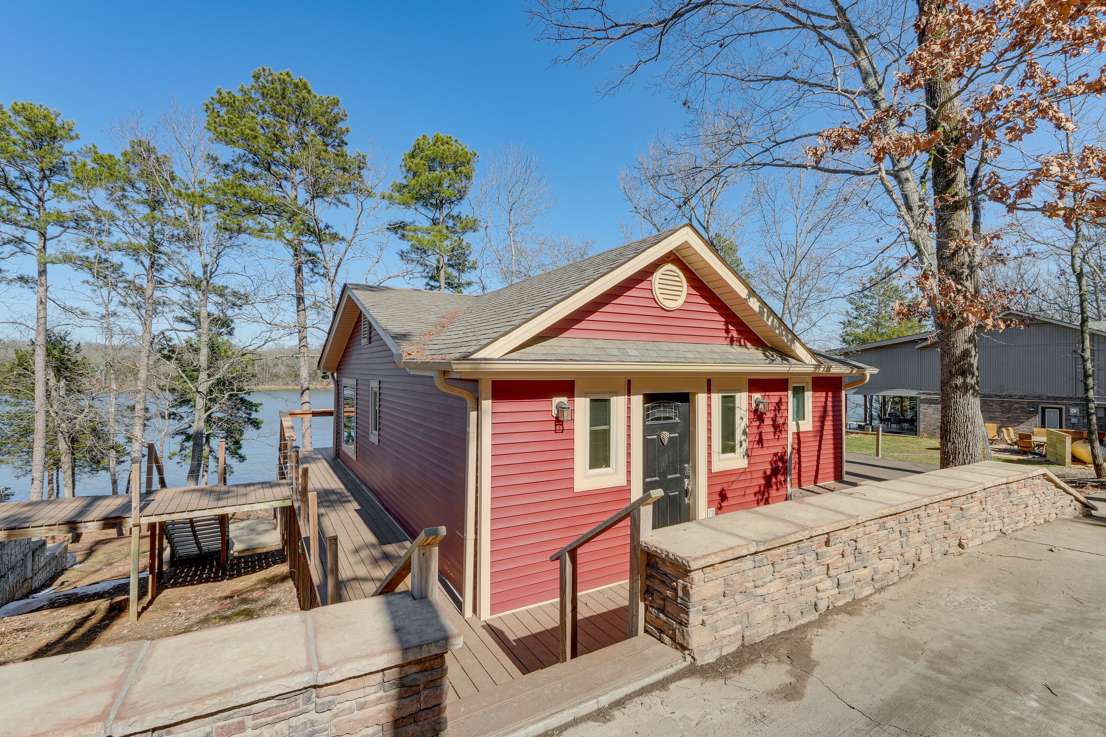 Parking | Driveway (2 Vehicles)