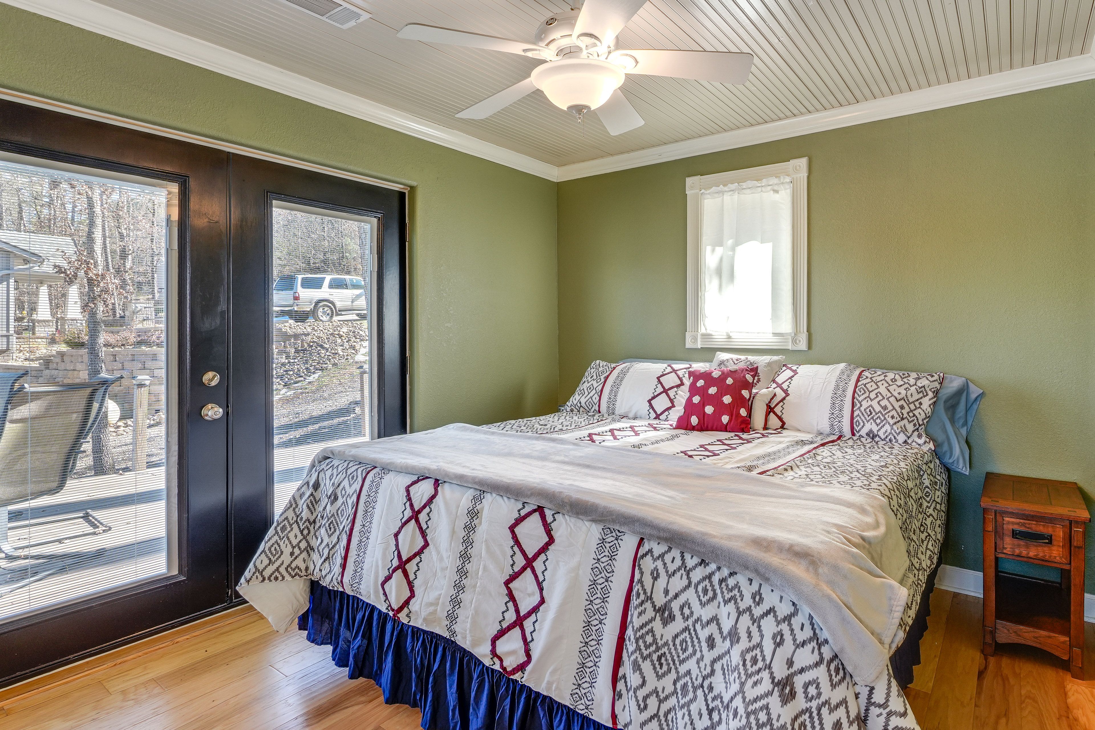 Bedroom 1 | 1st Floor | King Bed