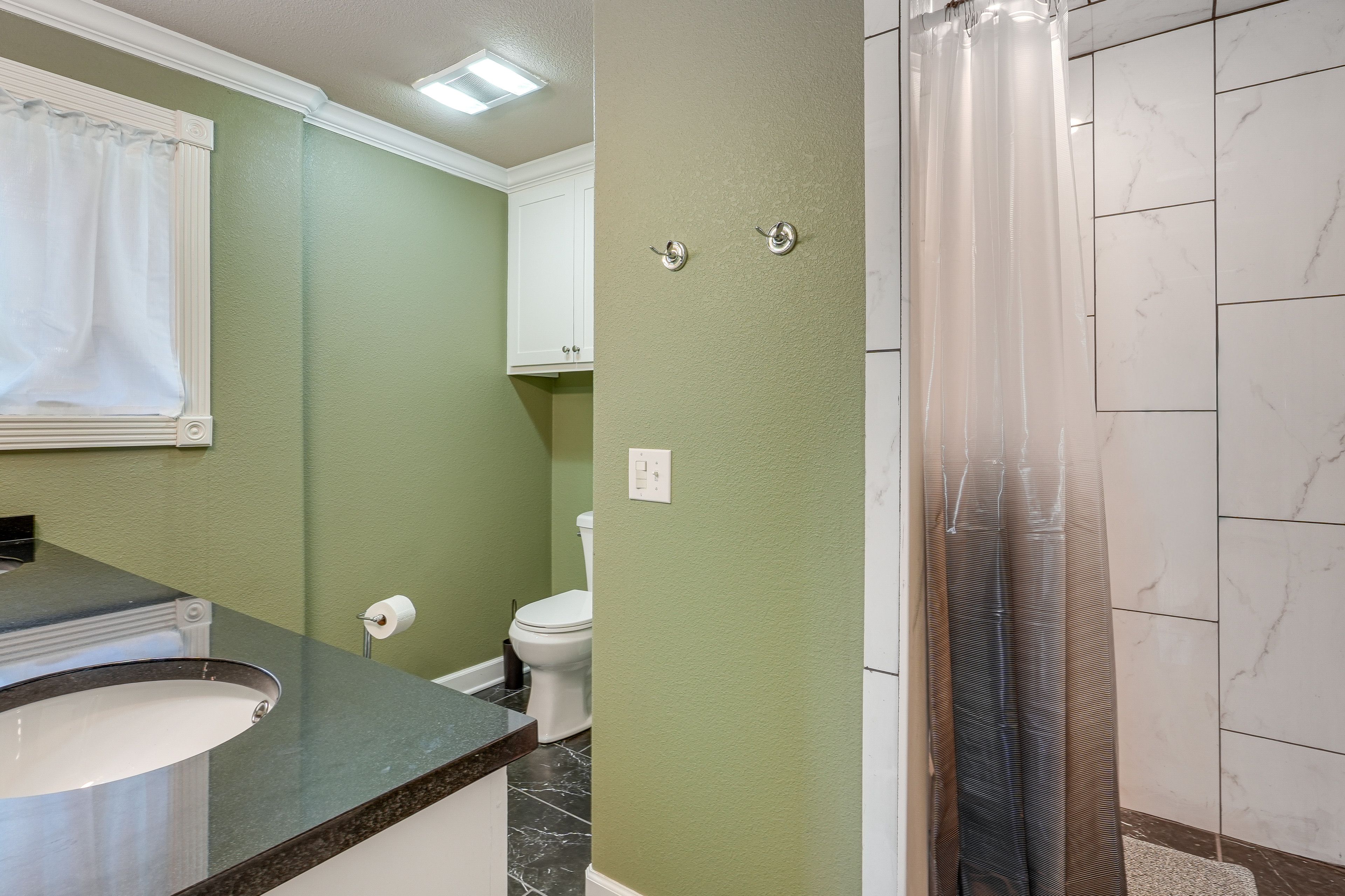 Full Bathroom | 1st Floor