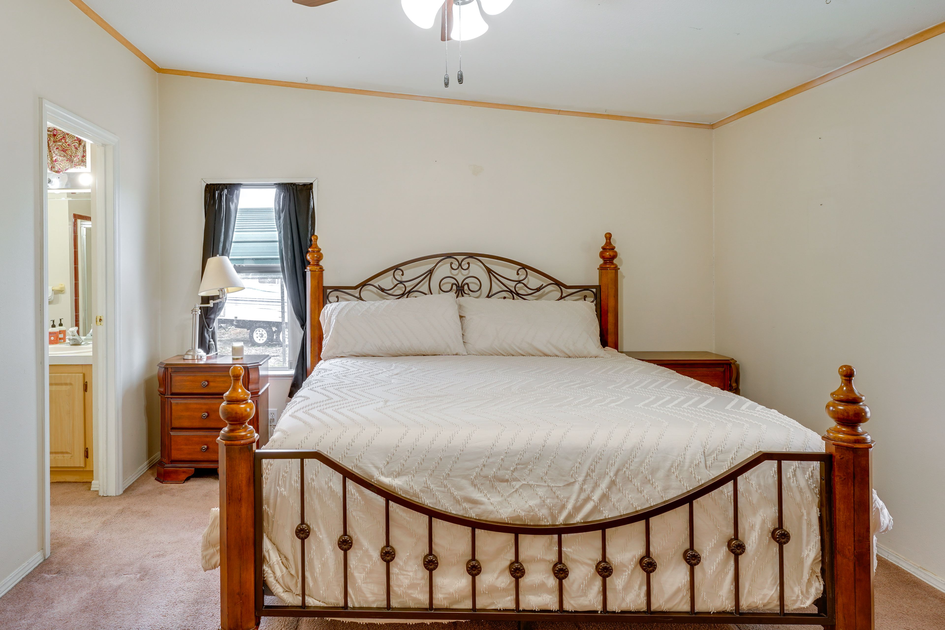 Bedroom 1 | King Bed