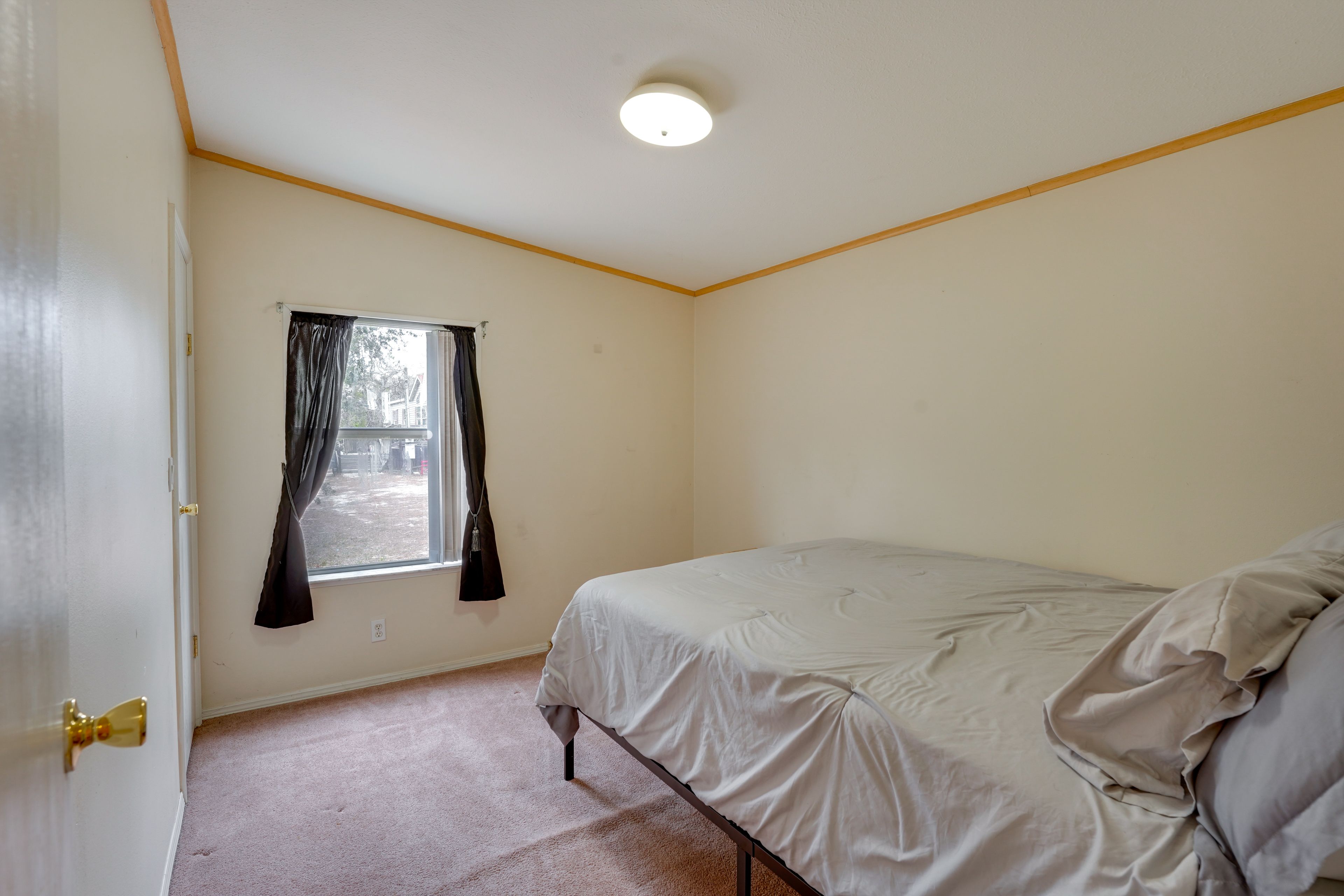 Bedroom 3 | Queen Bed