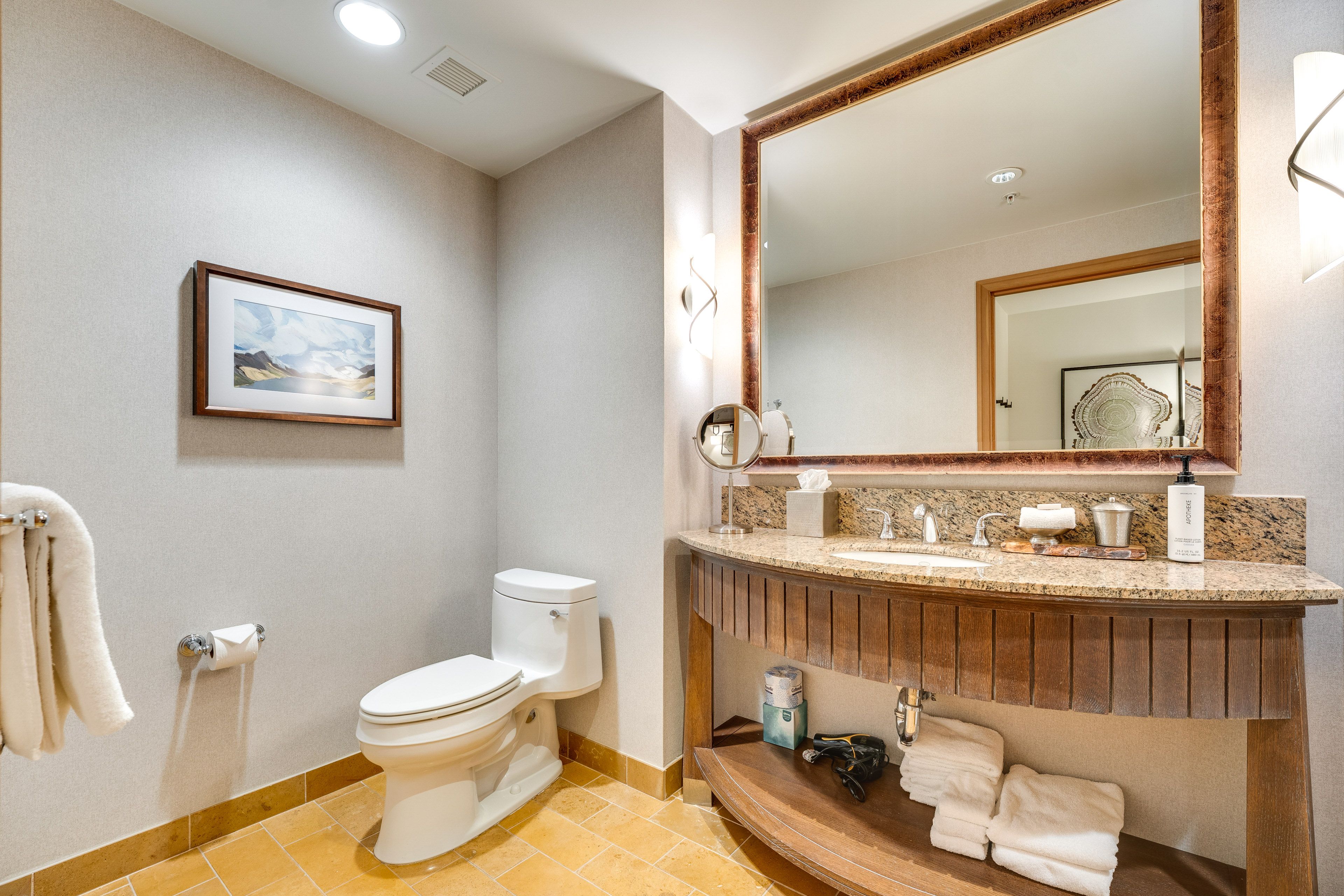 Bathroom | Towels Provided | Complimentary Toiletries | Hair Dryer