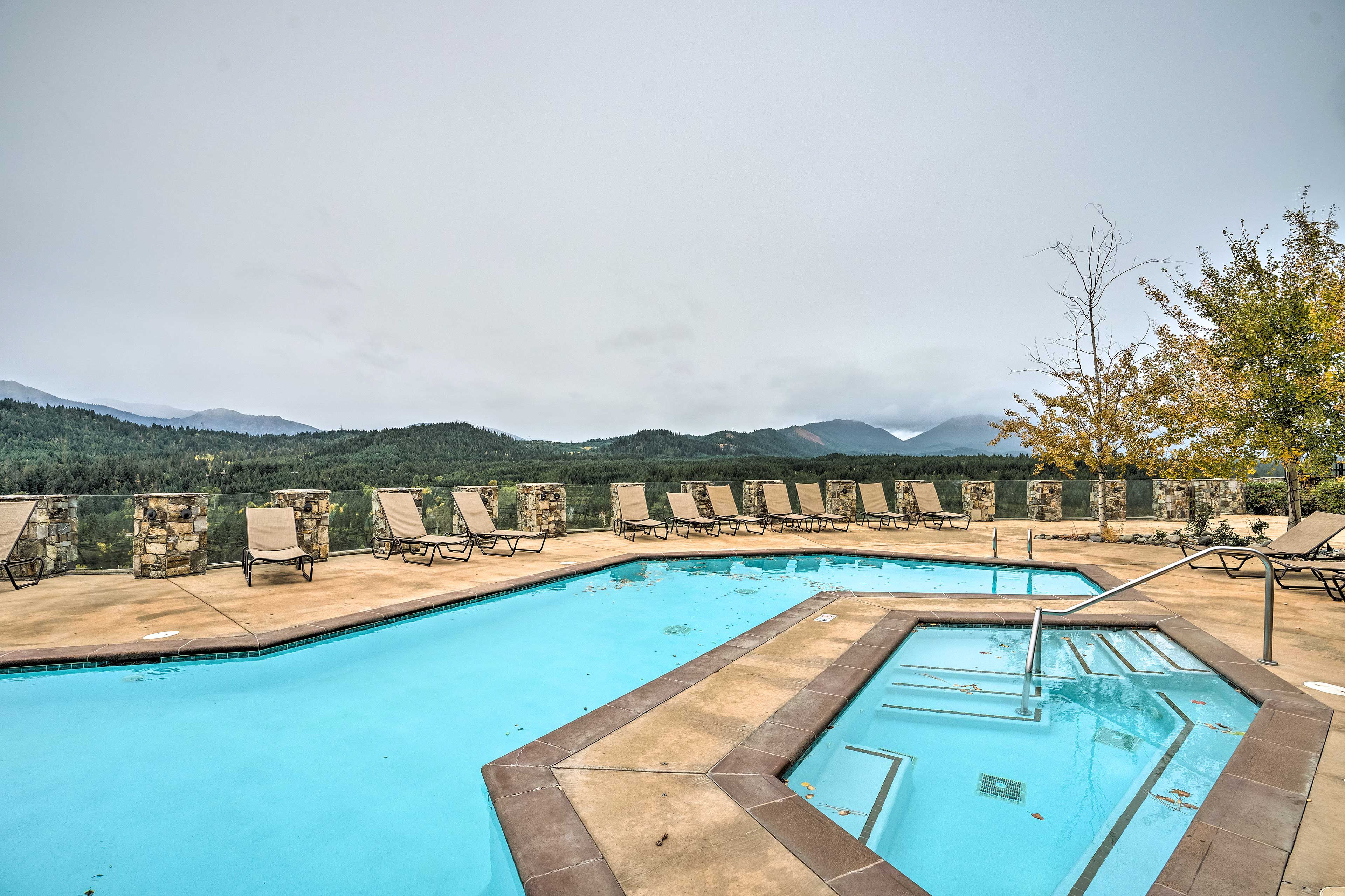 Community Amenities | Heated Pool & Hot Tub