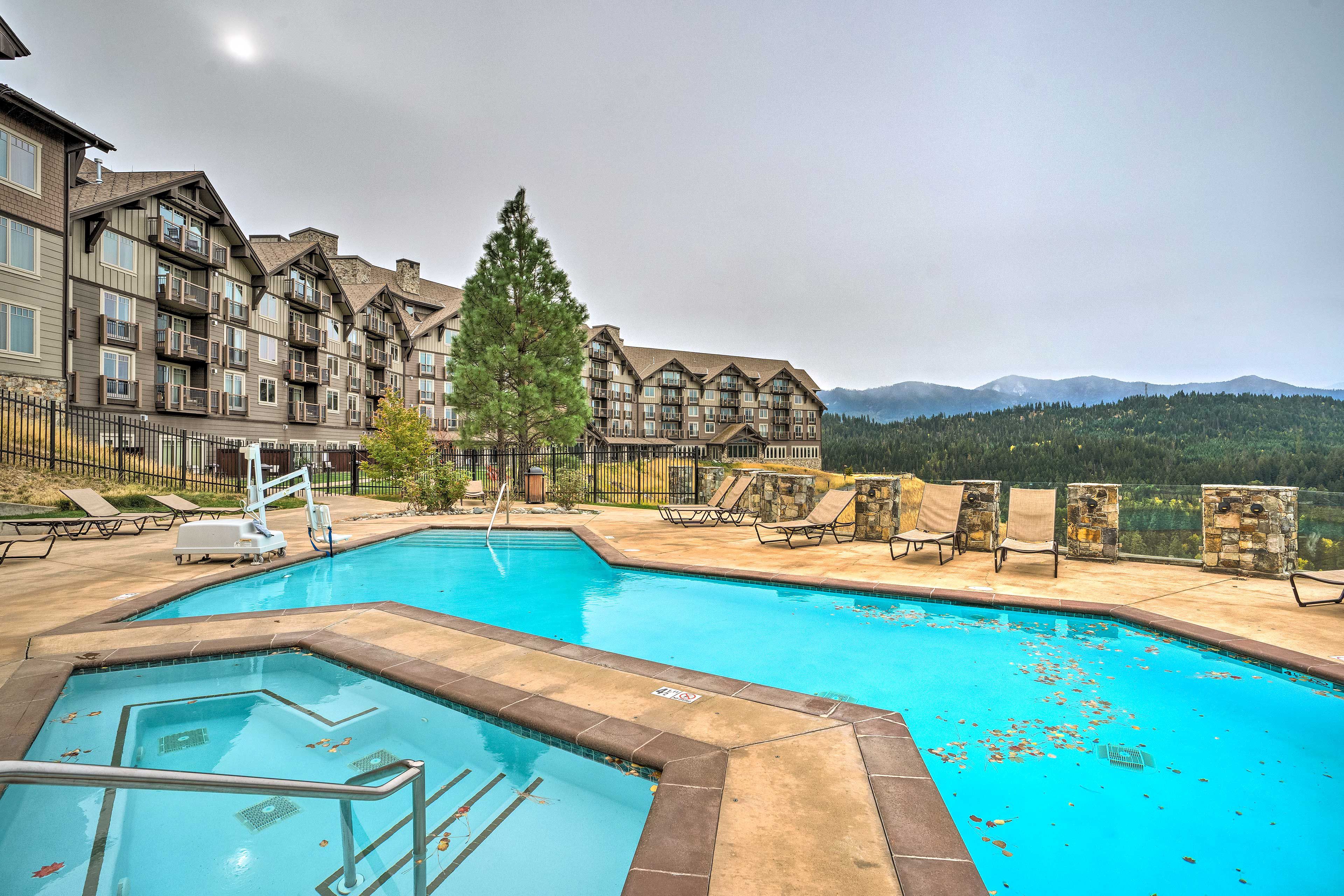 Suncadia Resort | Community Amenities | Heated Outdoor Pool & Hot Tub