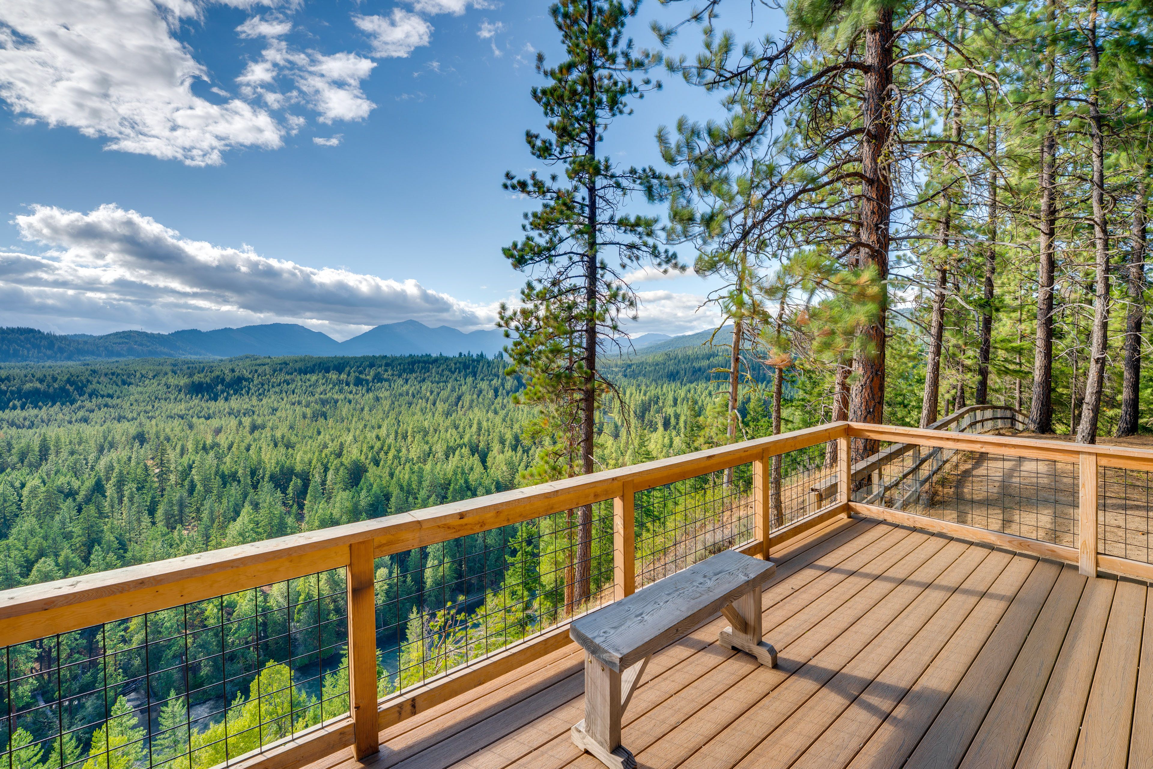 Observation Deck | Hiking Trails On-Site | 5 Mi to Downtown Cle Elum