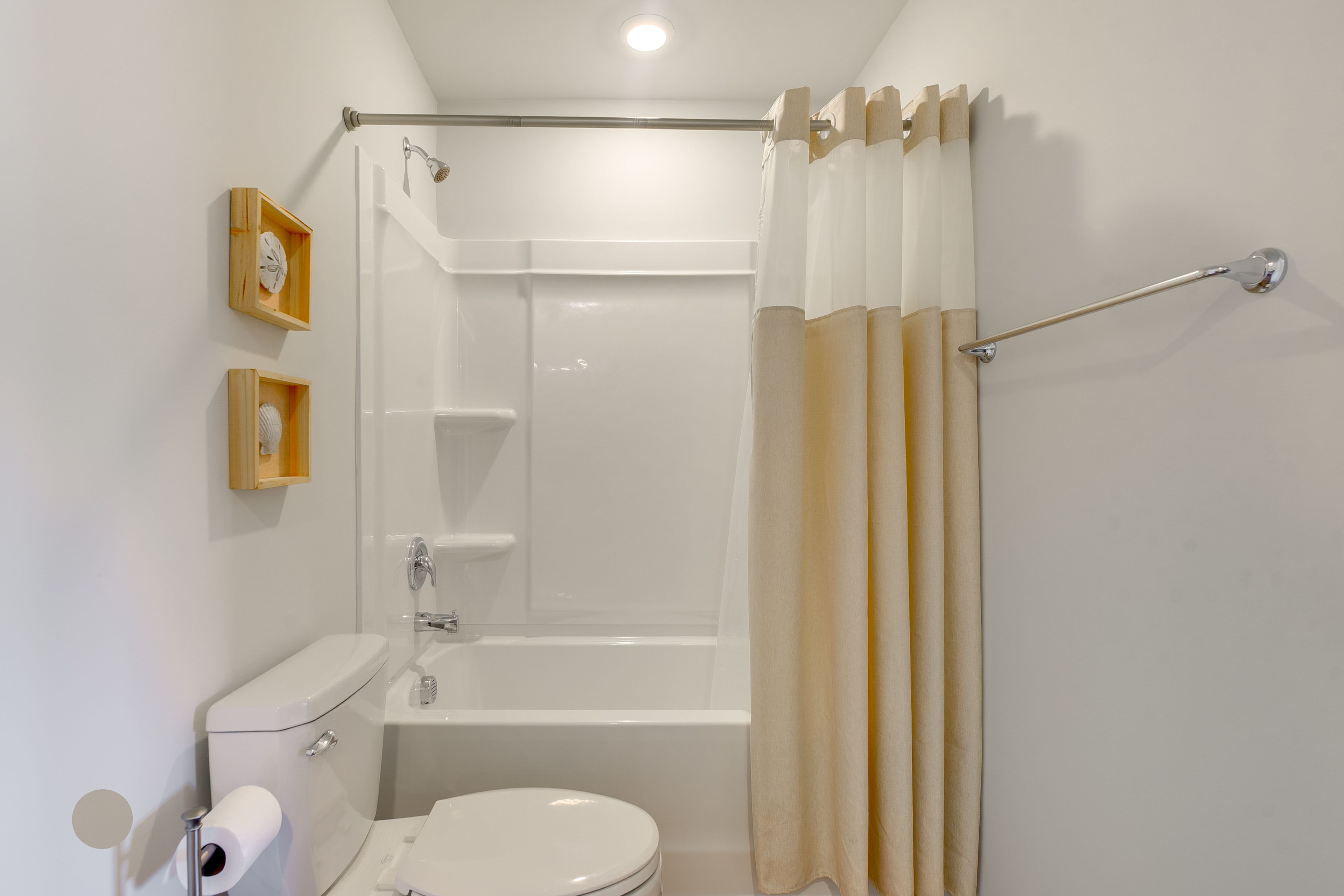 En-Suite Bathroom | 2nd Floor