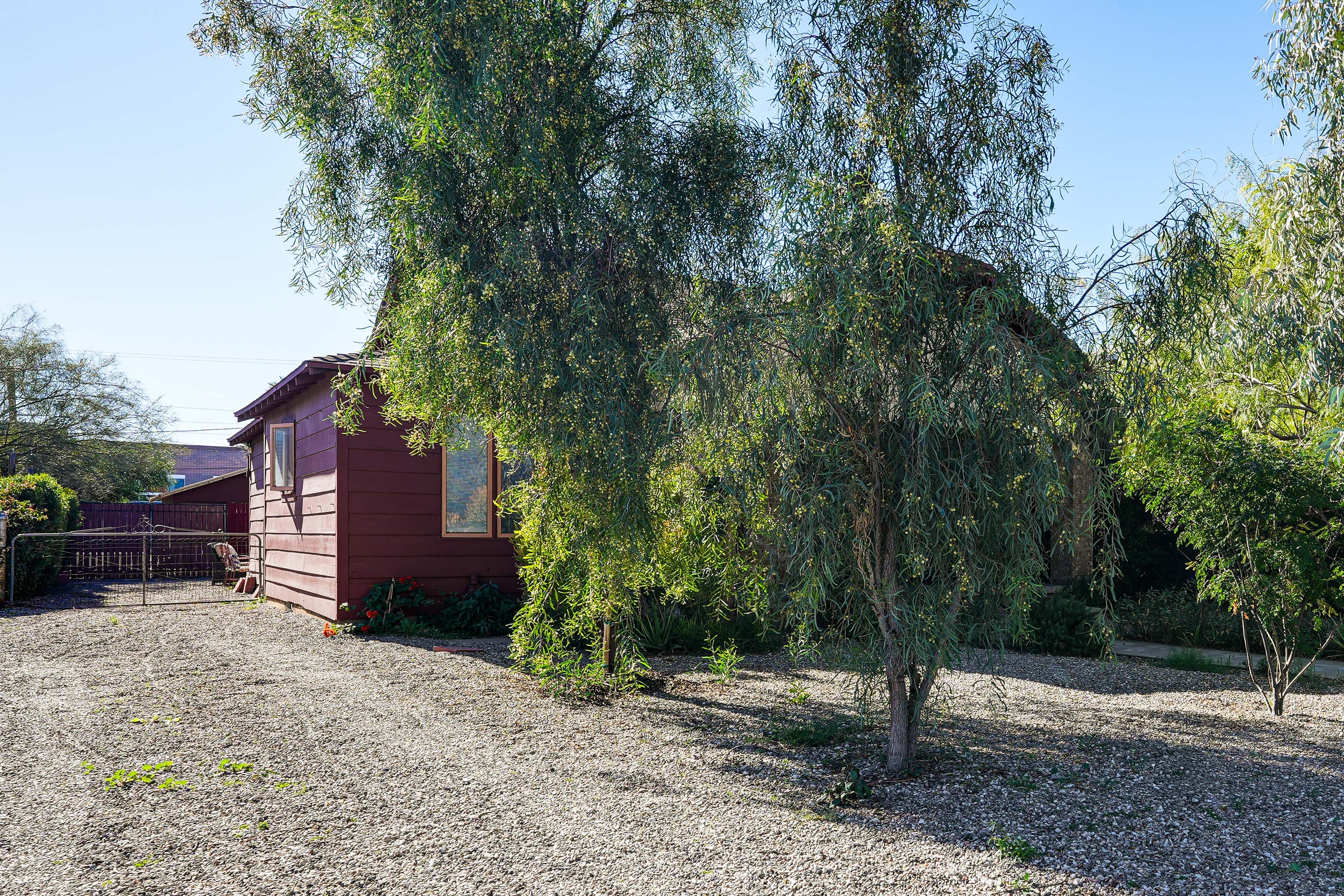 Driveway Parking | 3 Vehicles