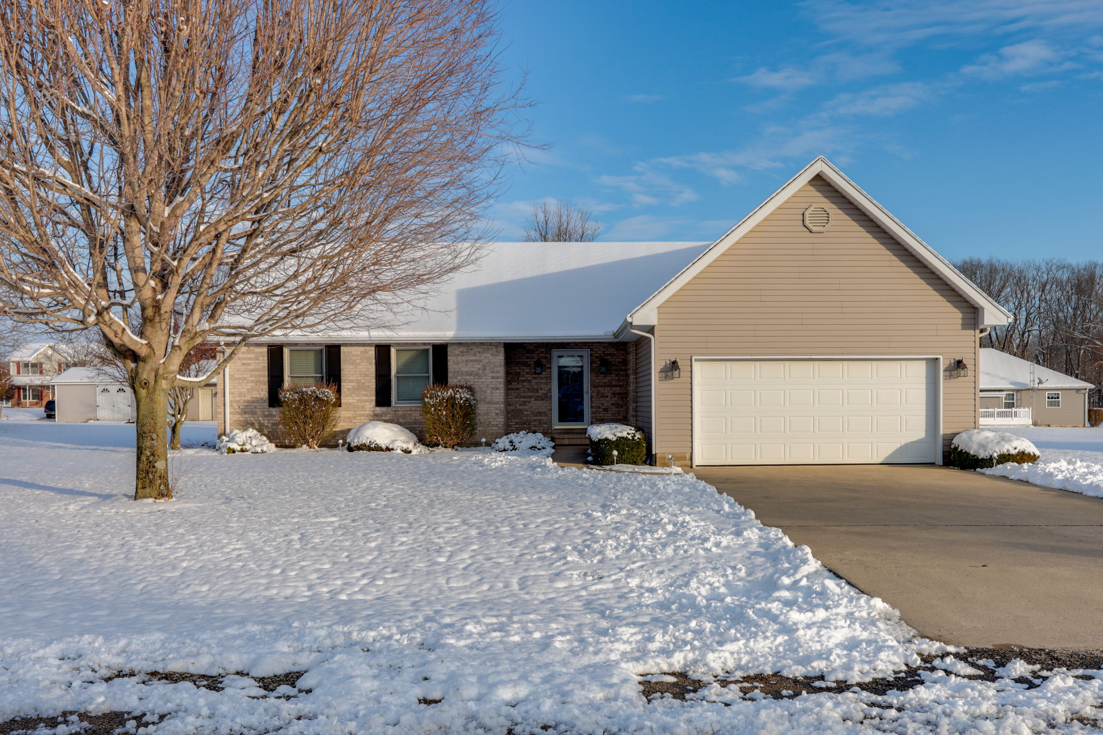 Exterior | Parking | Driveway (4 Vehicles)
