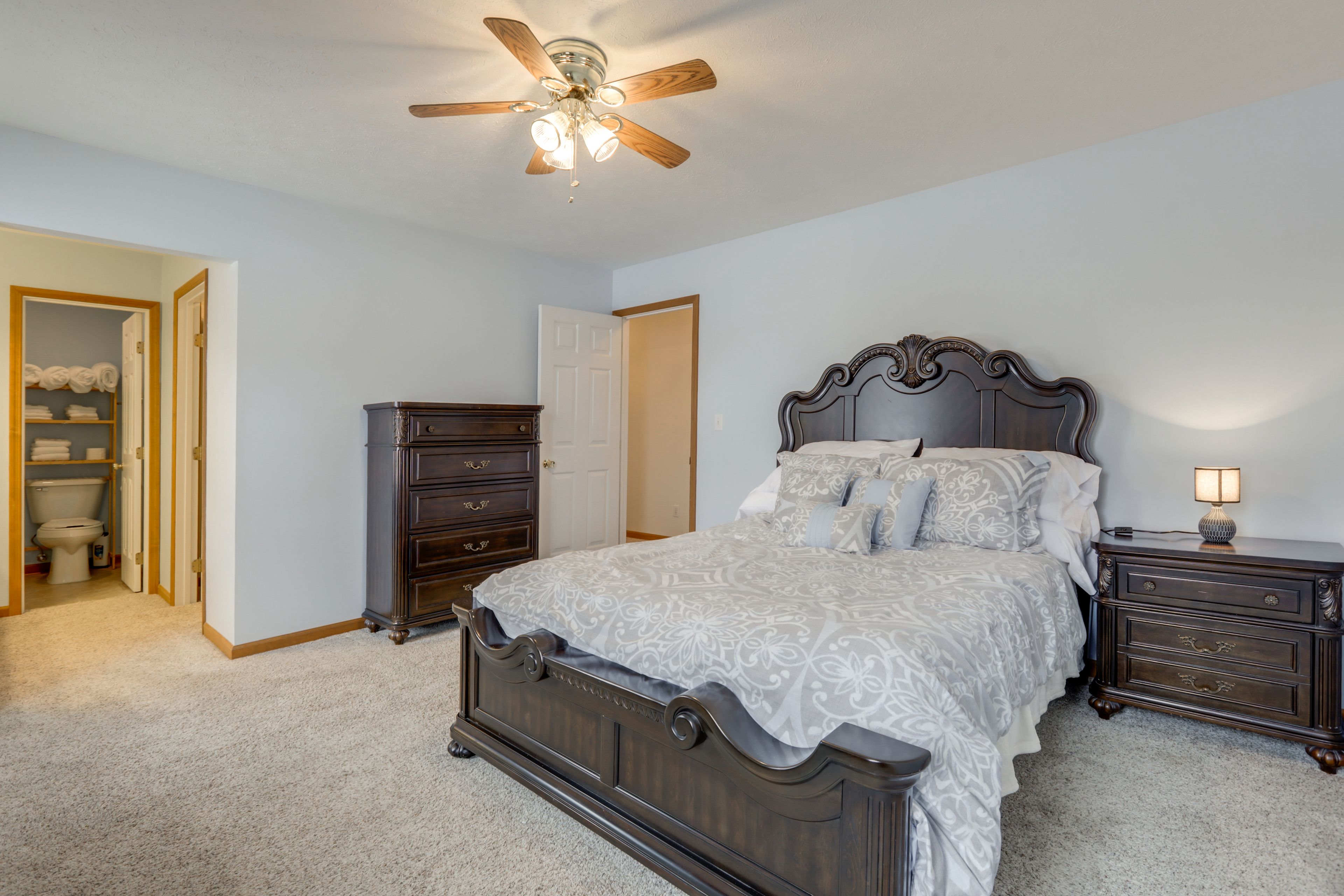 Bedroom 1 | Queen Bed | Linens Provided | Walk-In Closet | En-Suite Bathroom